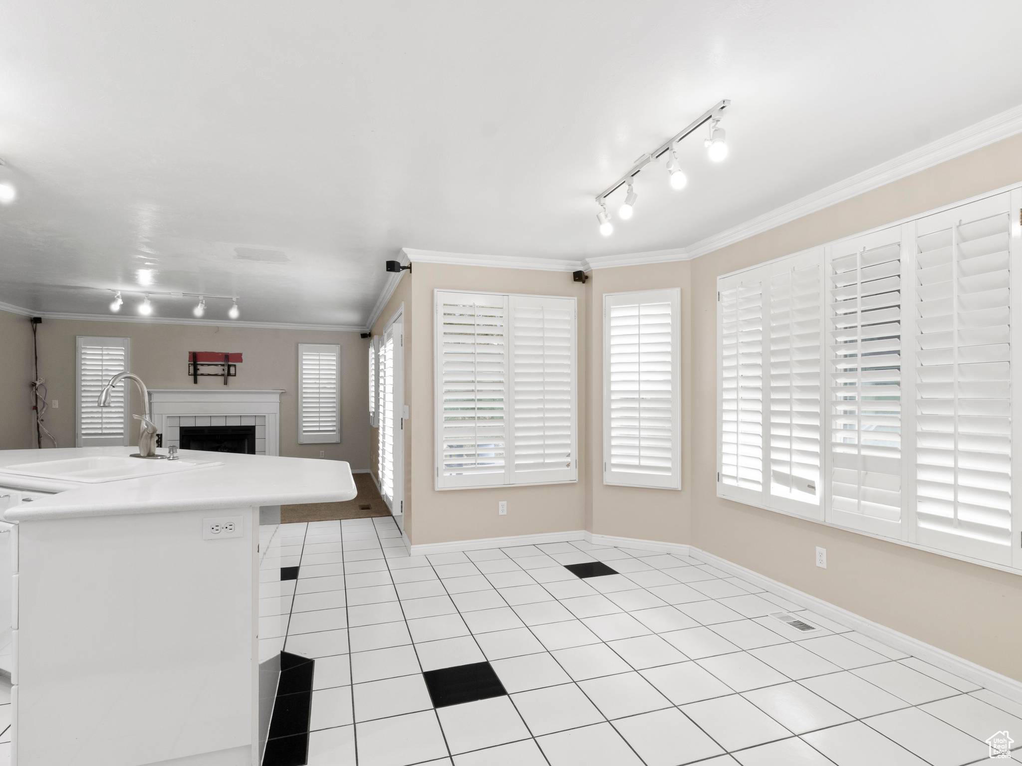 Bountiful, UT 84010,718 E 200 S