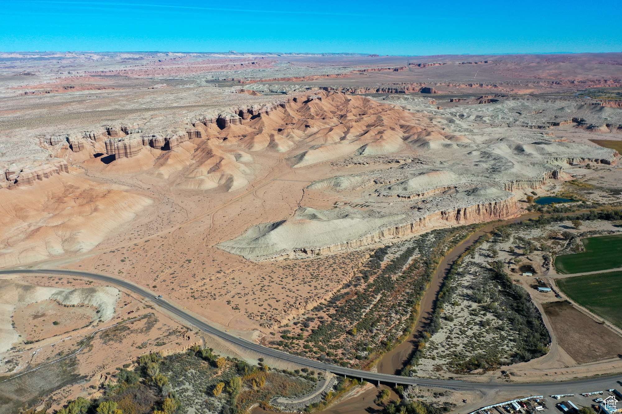 Hanksville, UT 84734