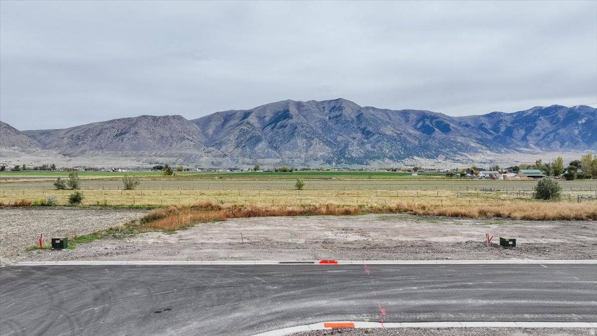 Elwood, UT 84337,10120 N 5020 W #1