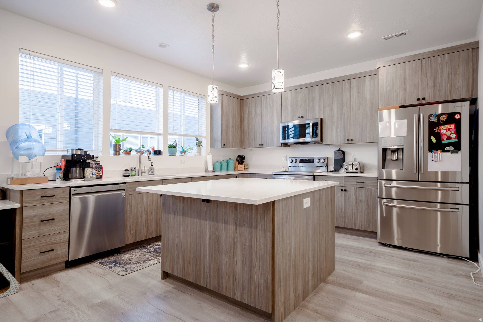 Kearns, UT 84118,6160 S MIRAMONTE WAY W #T30