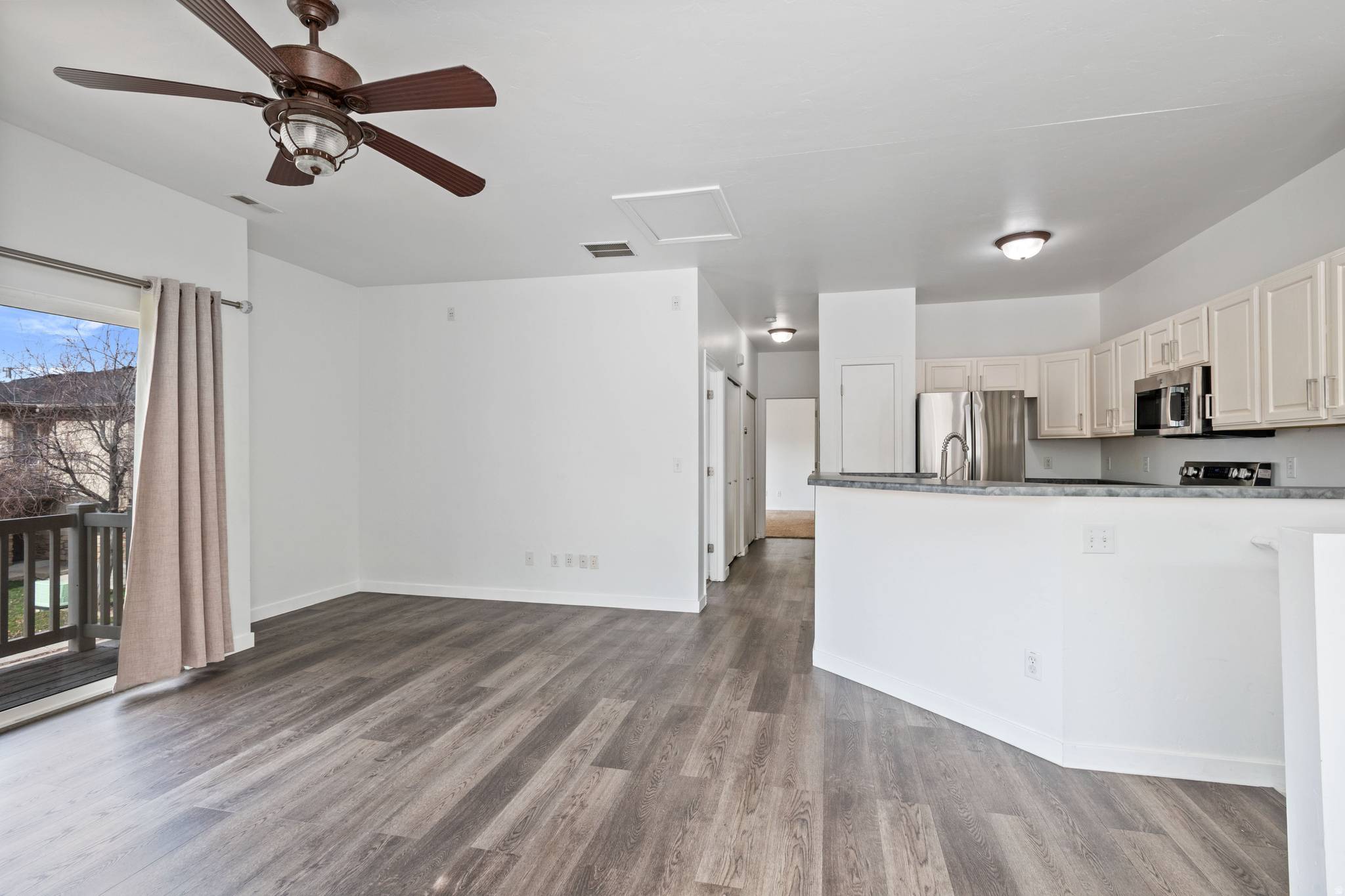 West Jordan, UT 84081,8467 S IVY SPRINGS LN