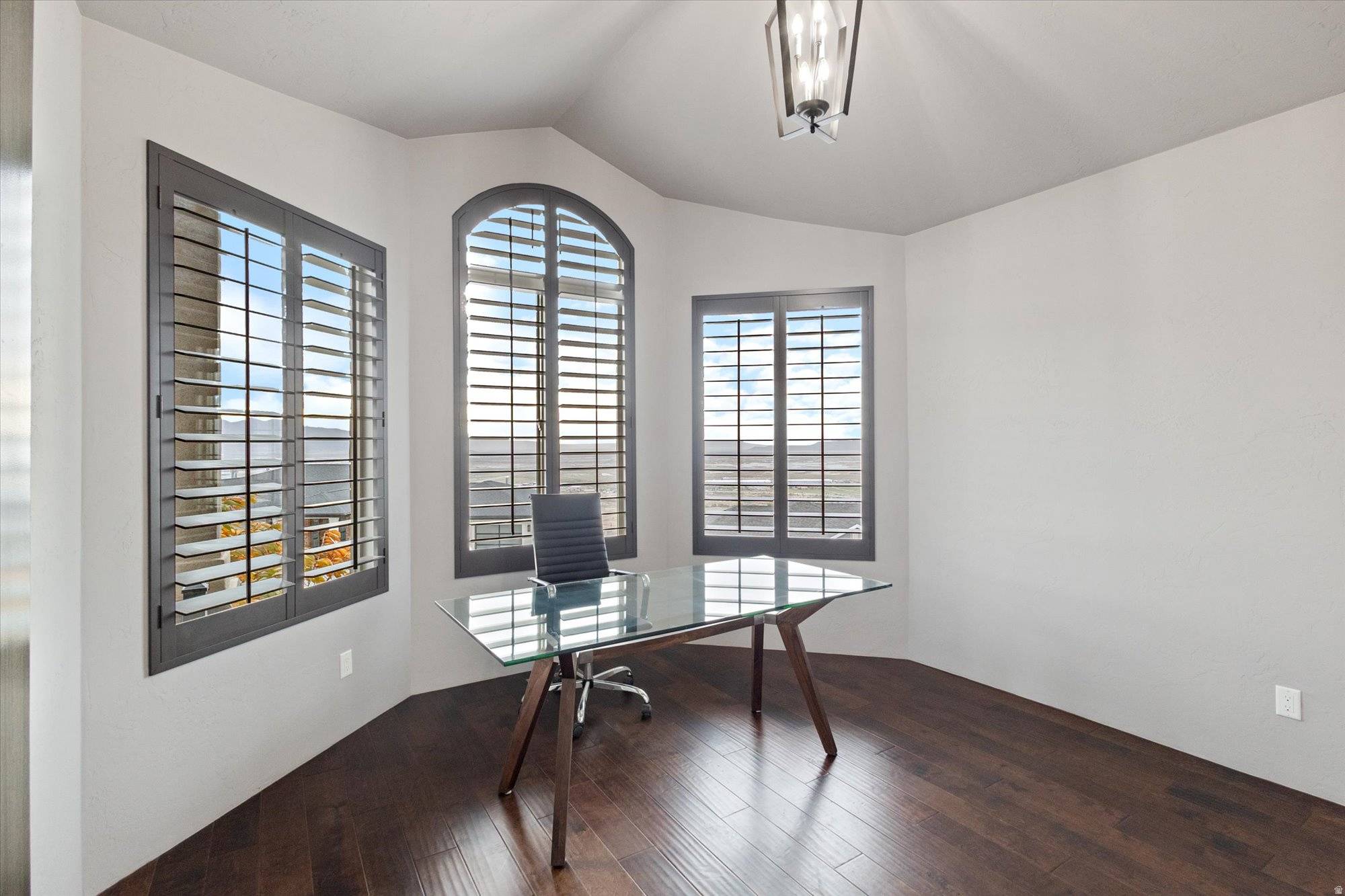 North Salt Lake, UT 84054,919 PARKWAY DR