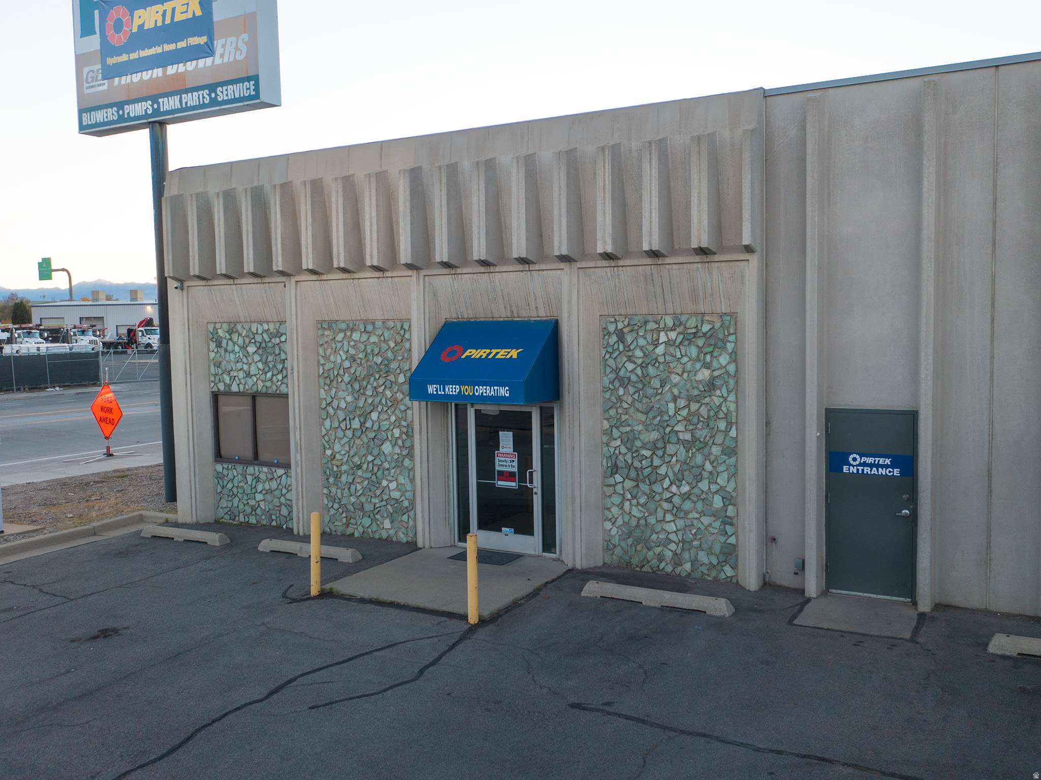 Salt Lake City, UT 84119,950 W 2100 S