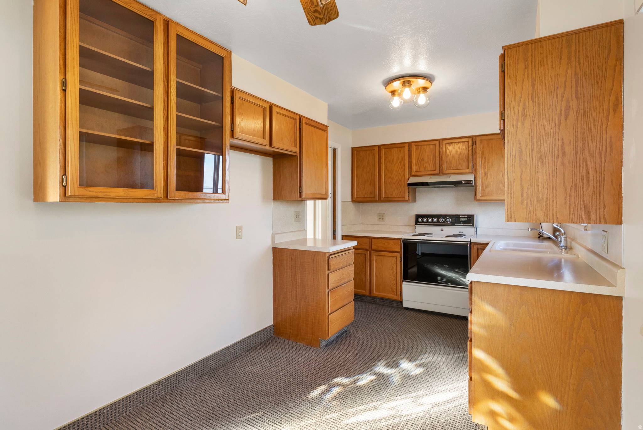 West Valley City, UT 84128,6504 W 3785 S