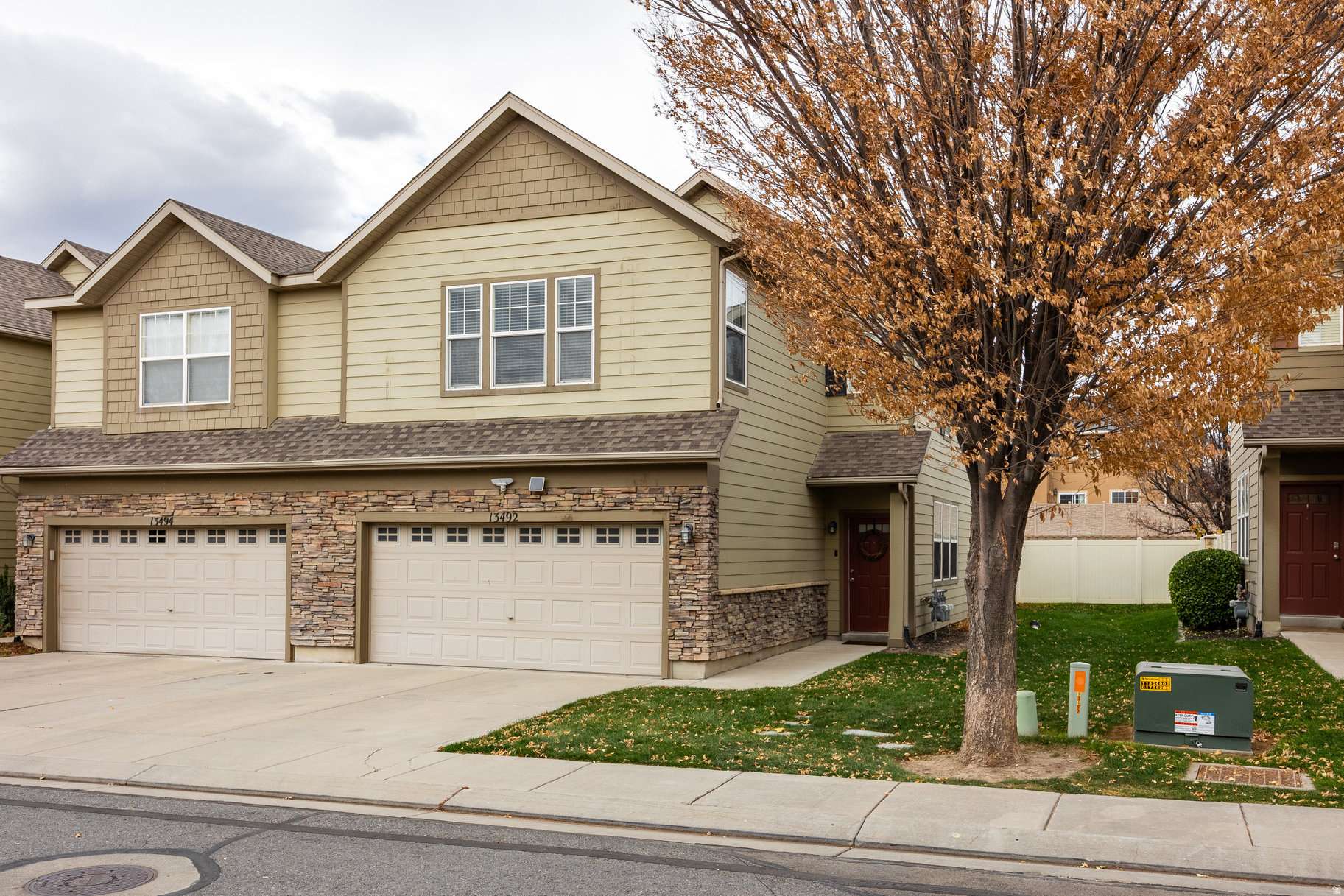 Riverton, UT 84096,13492 LEAF WING LN