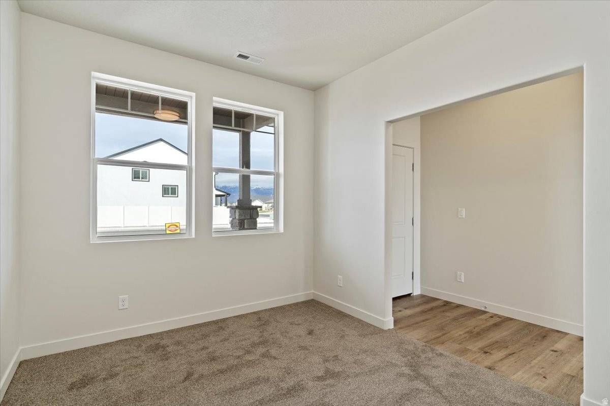 West Haven, UT 84401,3179 W 3200 S #301