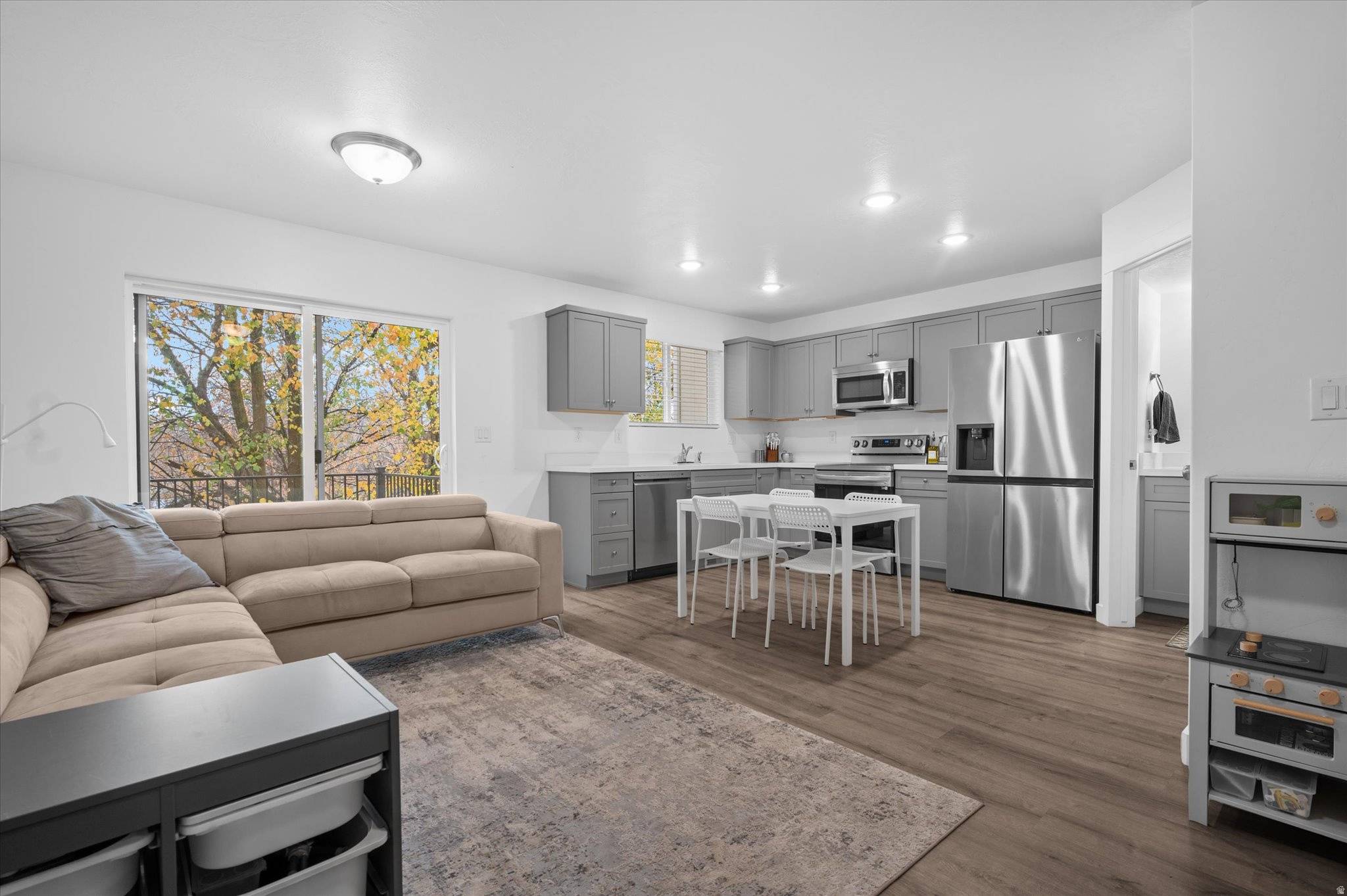 Ogden, UT 84404,645 S PLUM CREEK LN