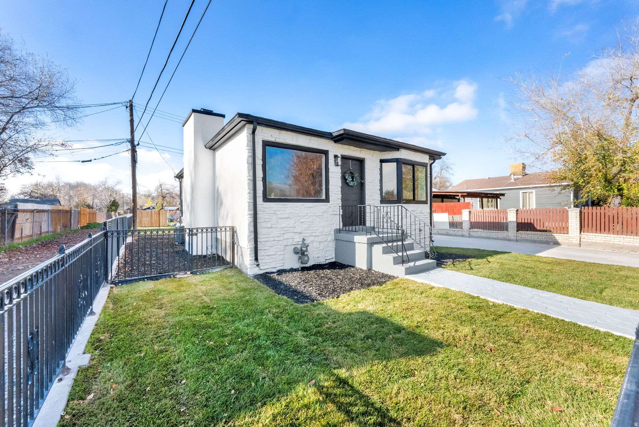 Salt Lake City, UT 84104,864 S 1100 ST W