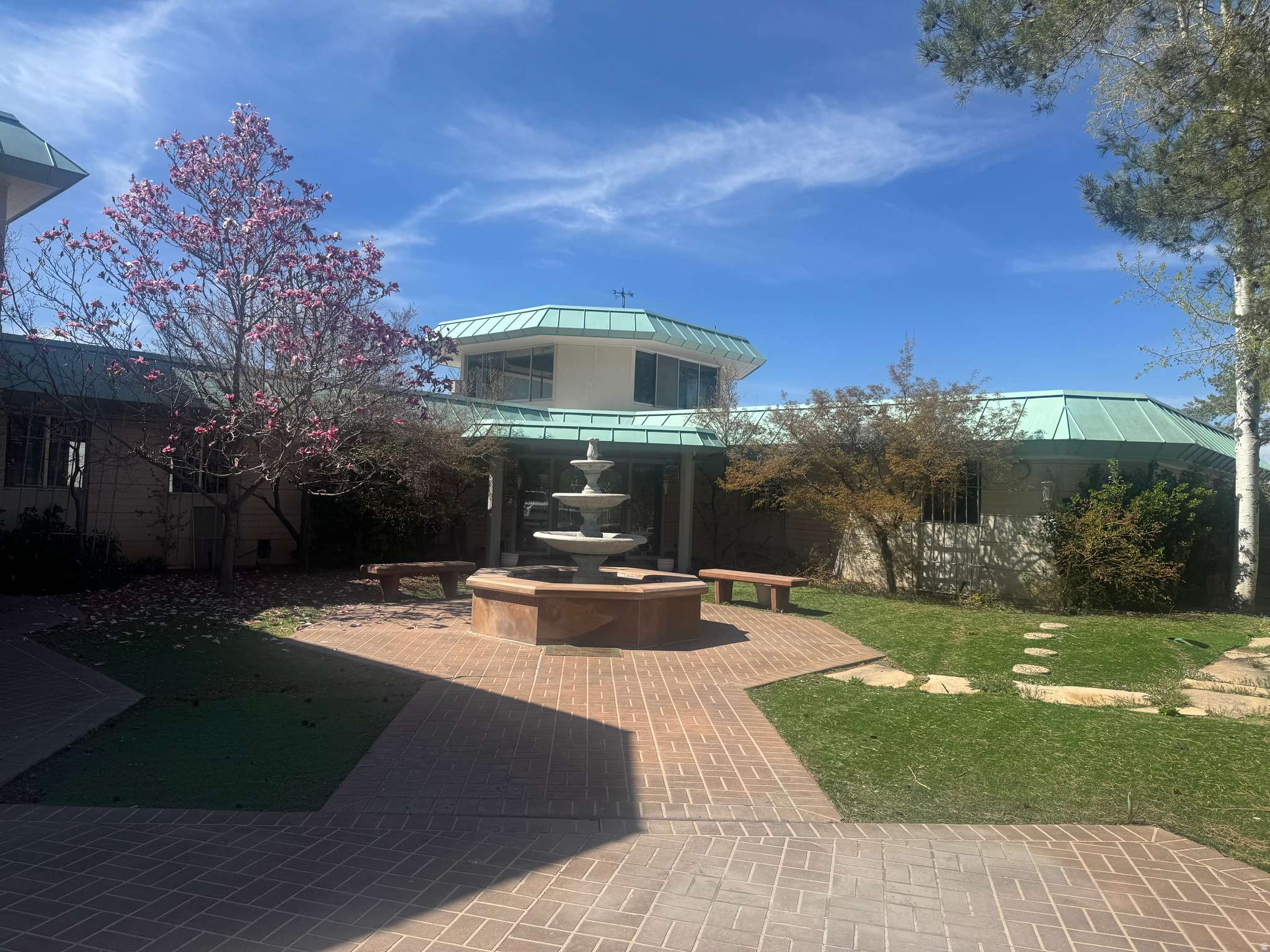 Salt Lake City, UT 84108,2790 E LANCASTER DR S