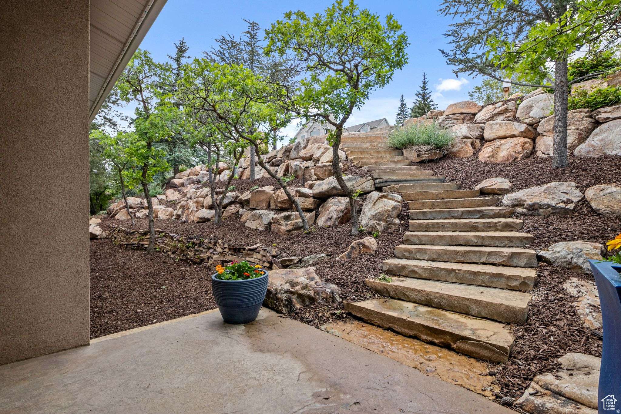 Sandy, UT 84092,15 LONE HOLLOW DR