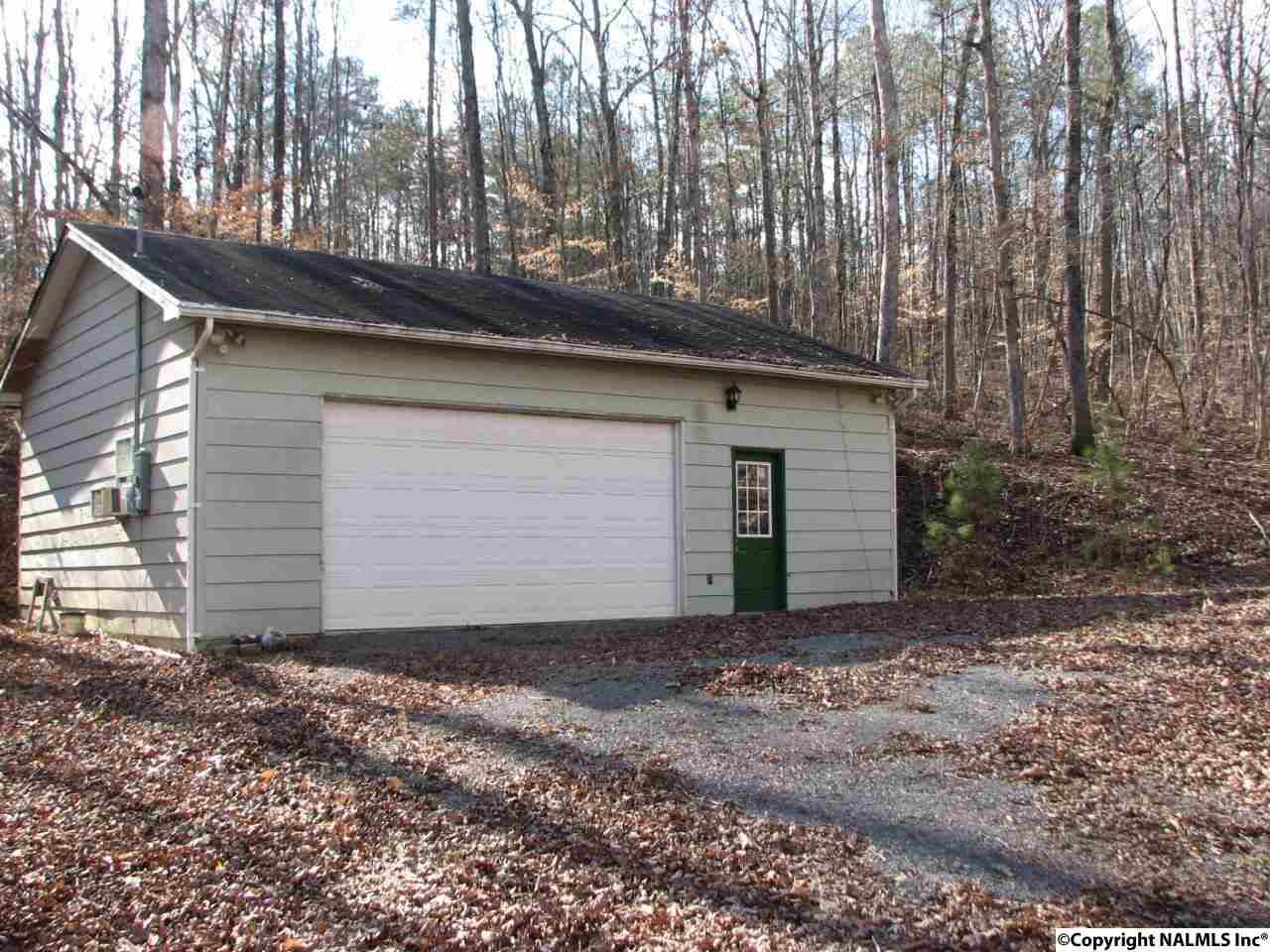 Guntersville, AL 35976,183 Oakwood Village Drive