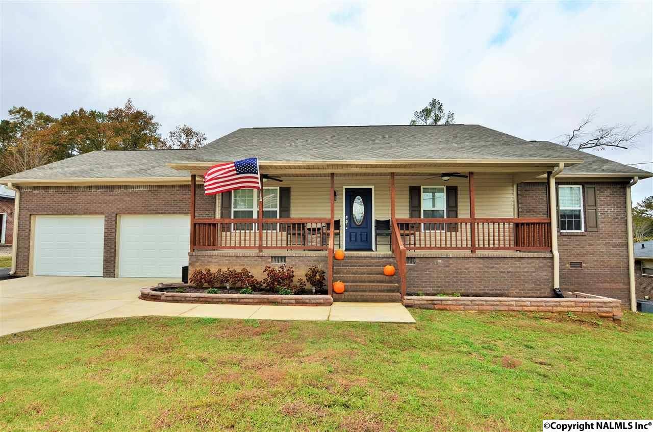 Hokes Bluff, AL 35903,2758 Langdale Street