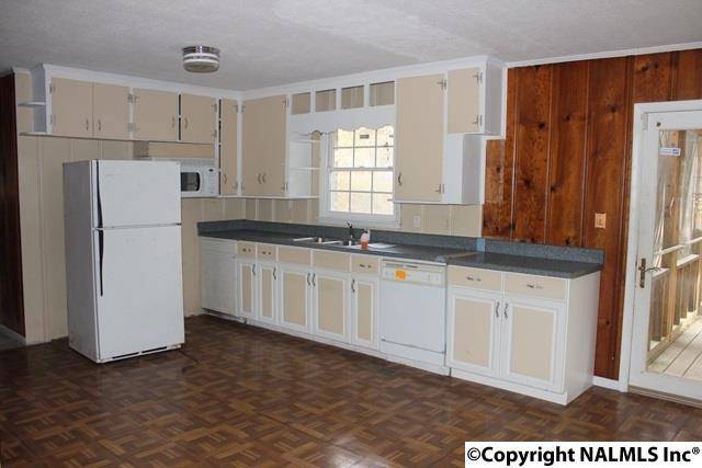 Athens, AL 35611,1505 Levert Avenue