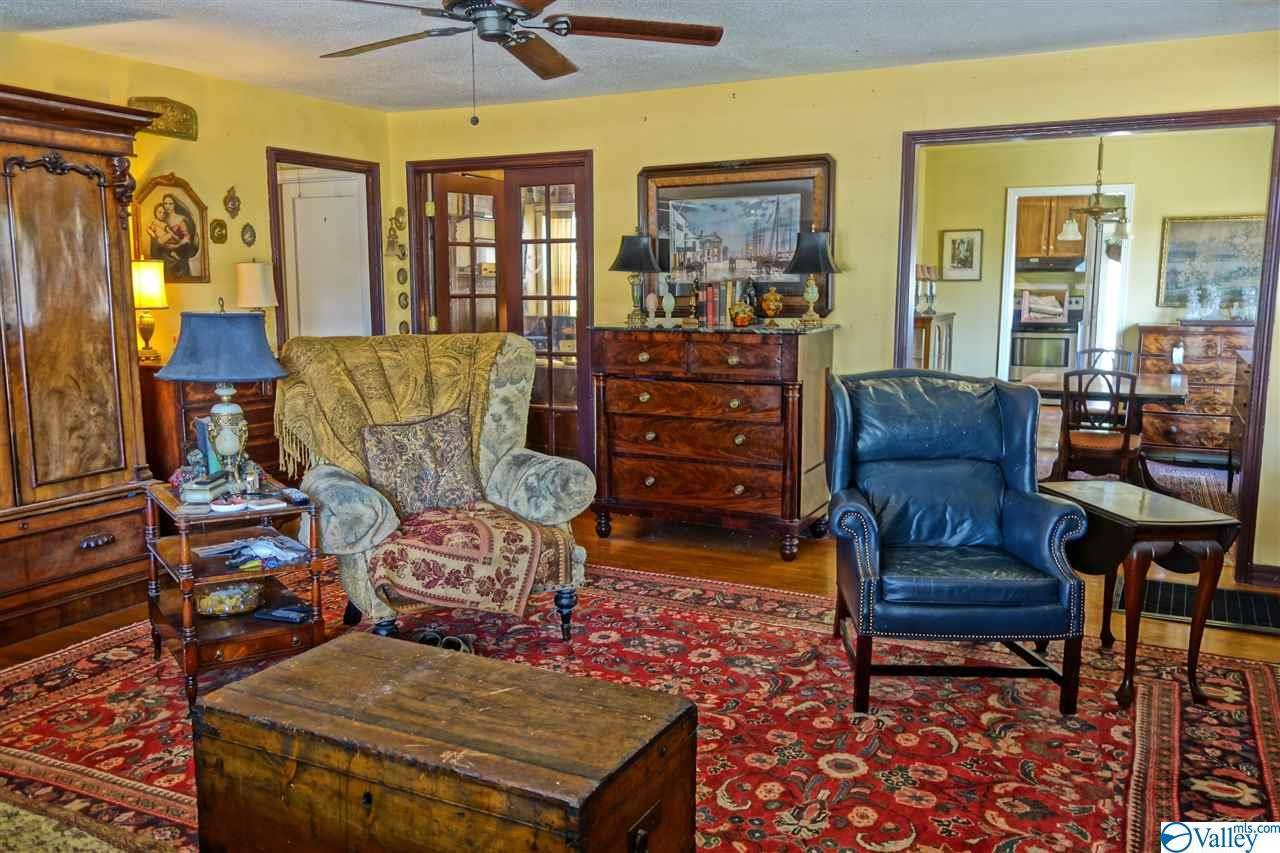 Huntsville, AL 35801,2713 Whitesburg Drive