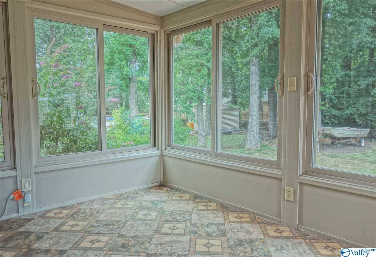 Huntsville, AL 35806,6623 Robinhood Lane