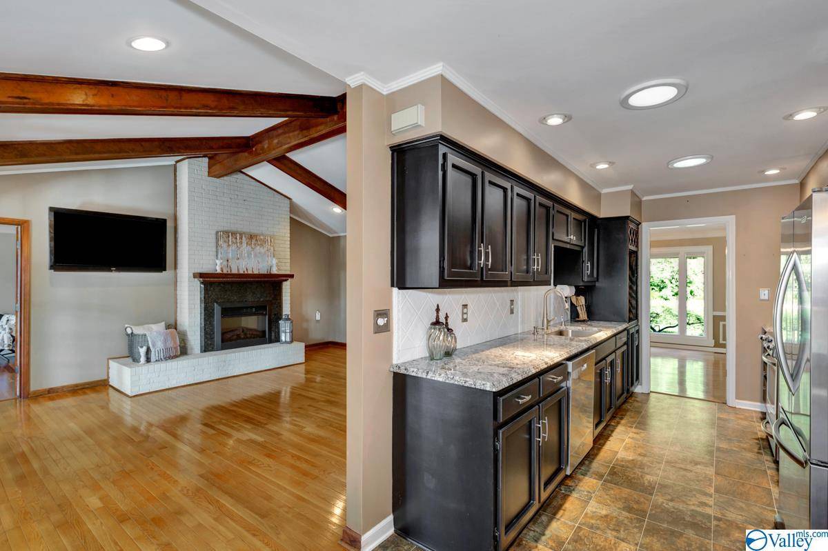 Huntsville, AL 35802,1303 Huntsville Hills Drive SE