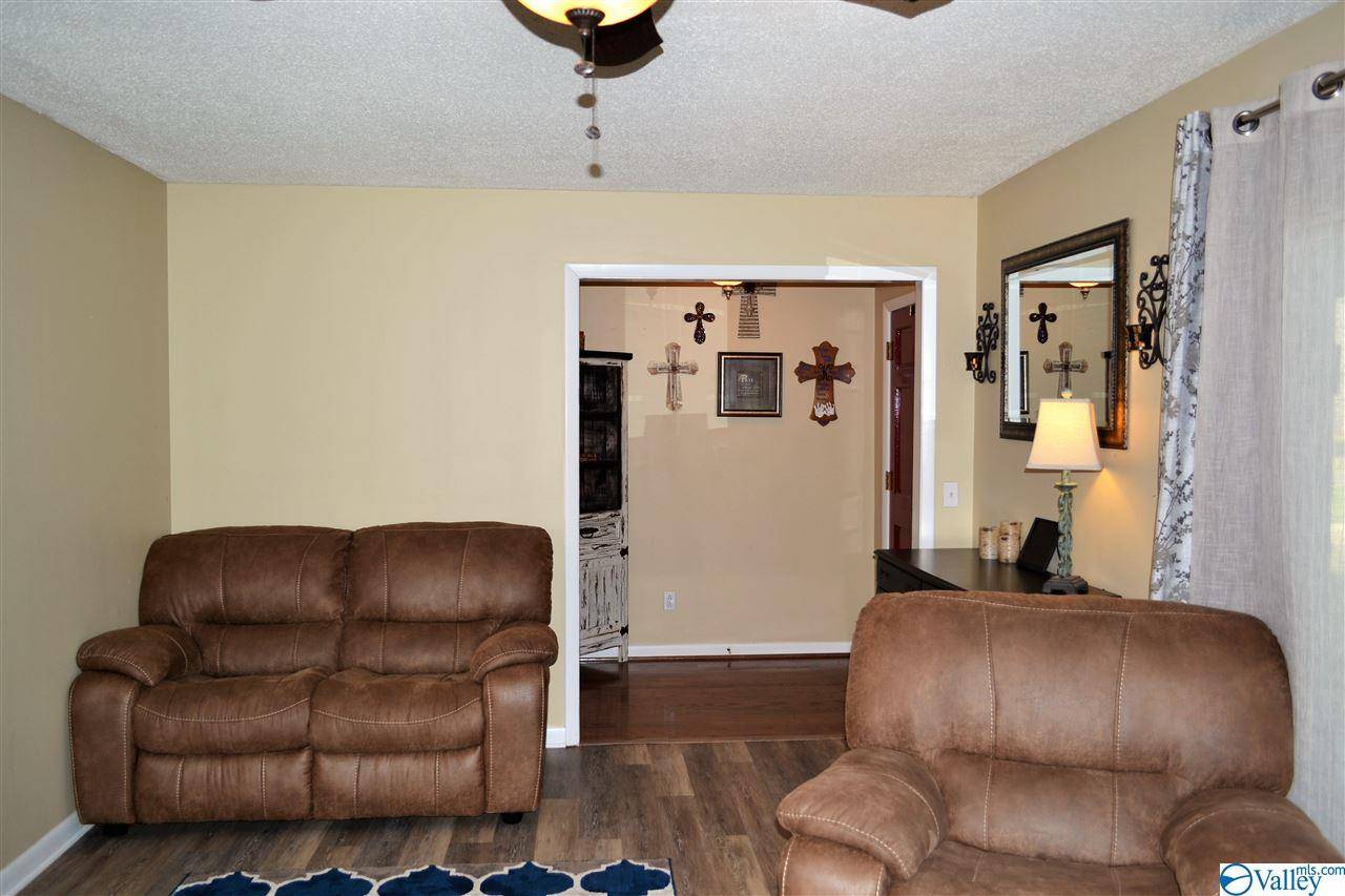 Owens Cross Roads, AL 35763,221 Wyatt Henry Lane SE