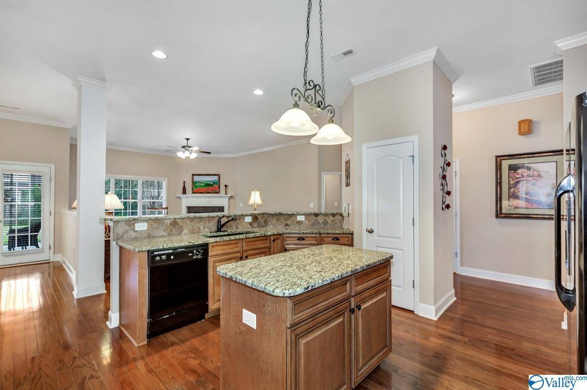 Owens Cross Roads, AL 35763,7009 SE Greystone Lane