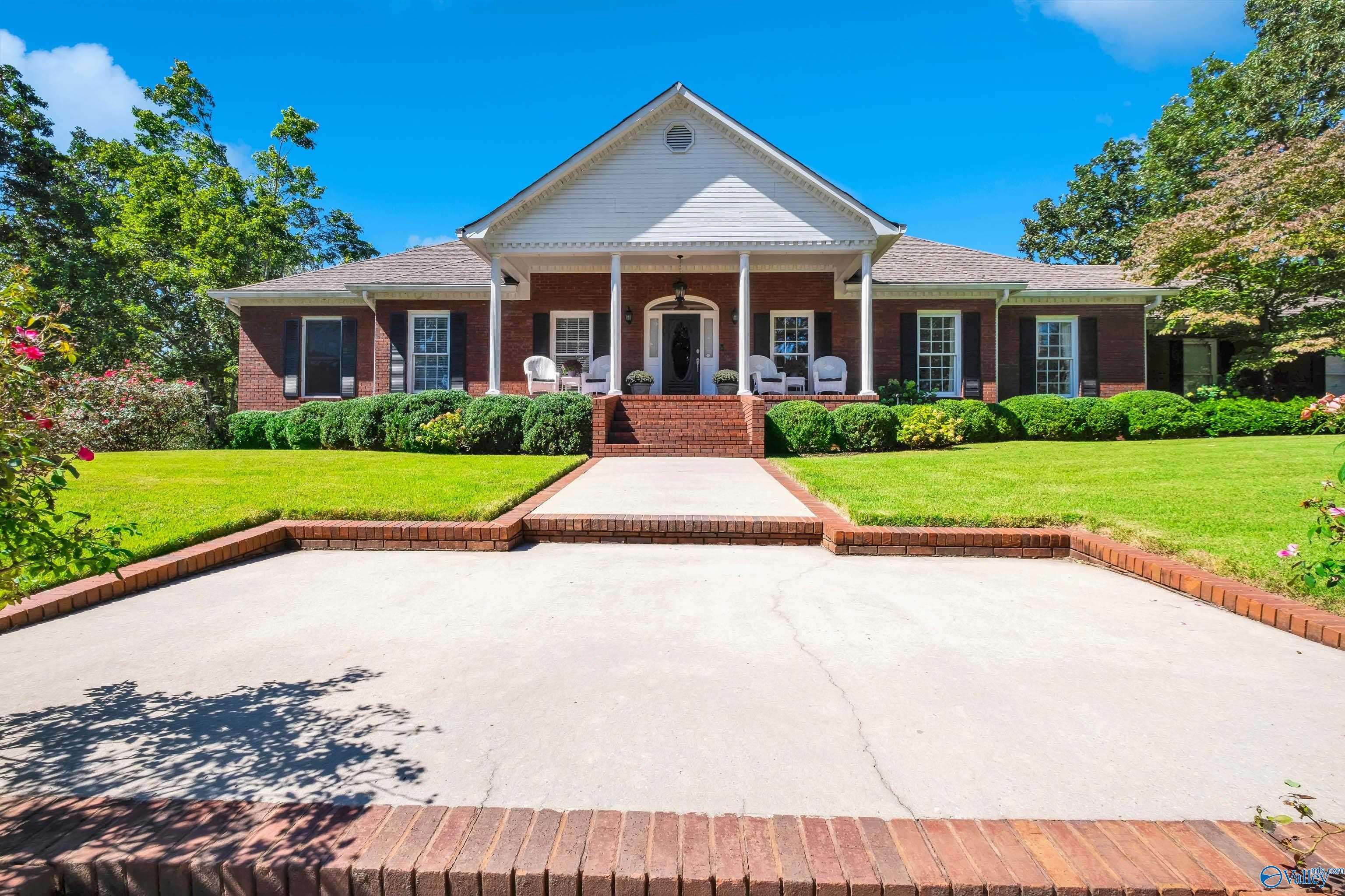 Scottsboro, AL 35769,102 Willowchase Drive