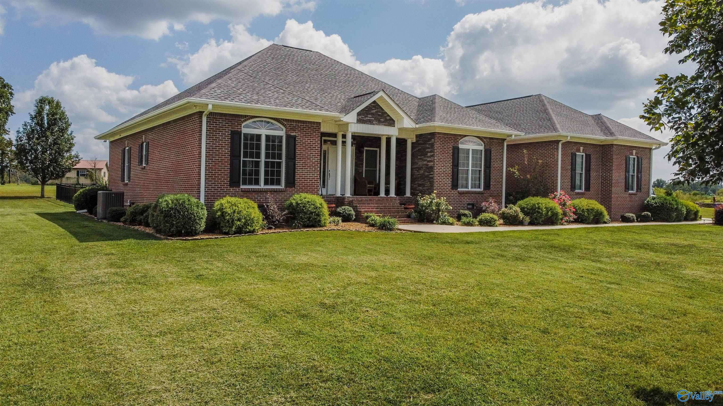 Rainsville, AL 35986,161 Autumn Lane