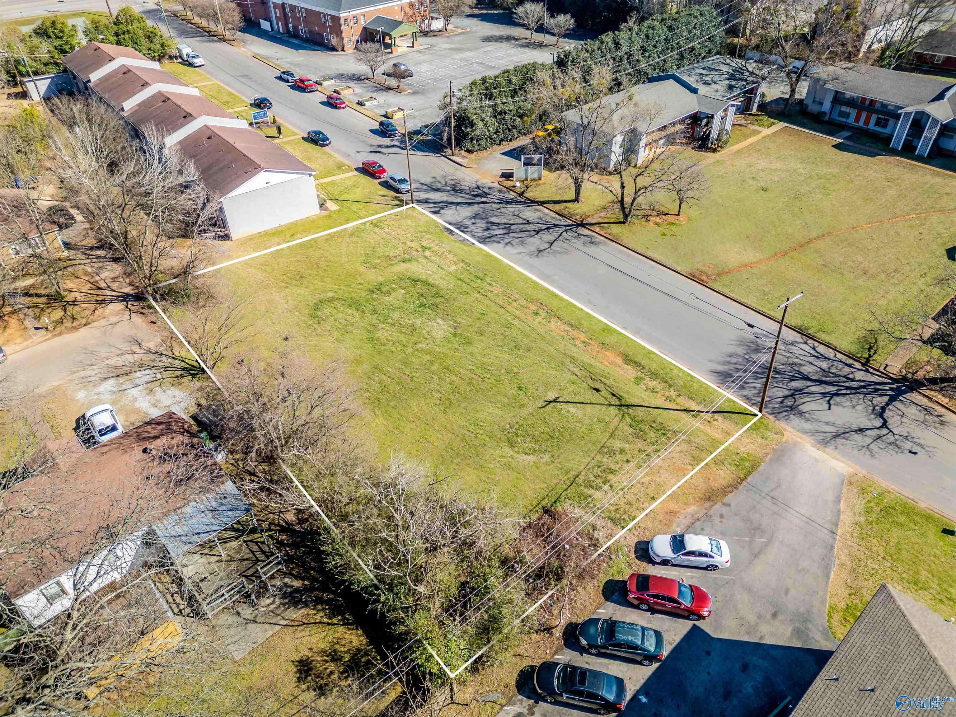 Huntsville, AL 35805,- Dyshel Drive SW