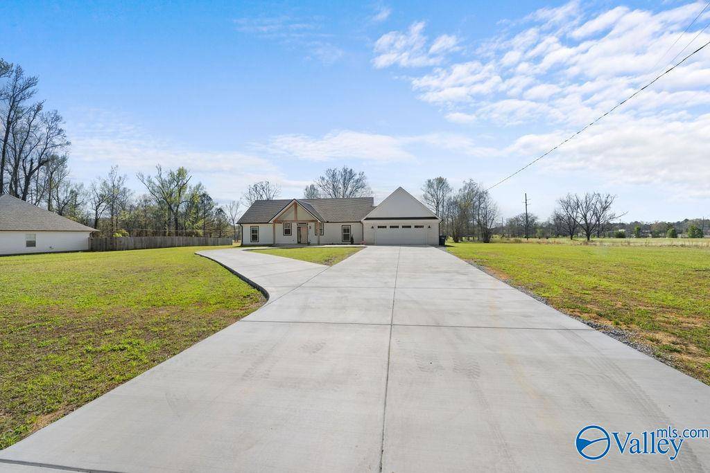 Hokes Bluff, AL 35903,3968 Alford Bend Road