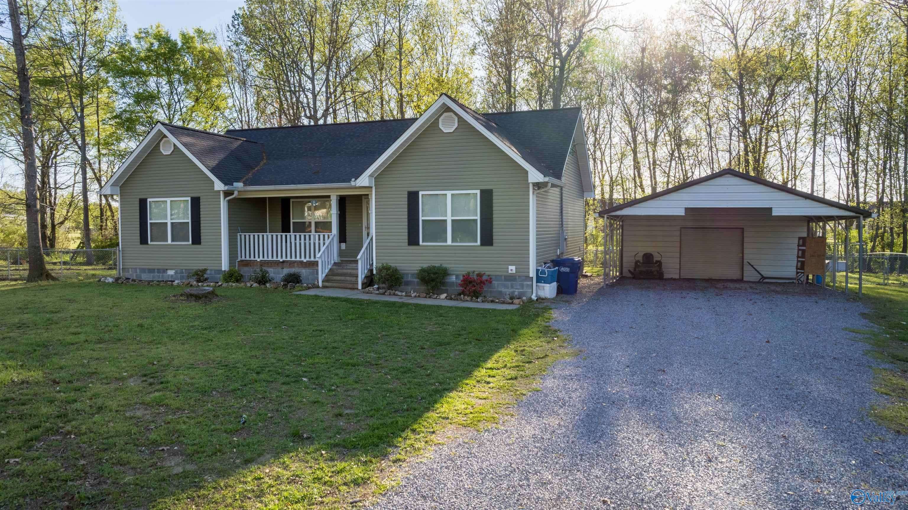 Fort Payne, AL 35968,183 County Road 1031