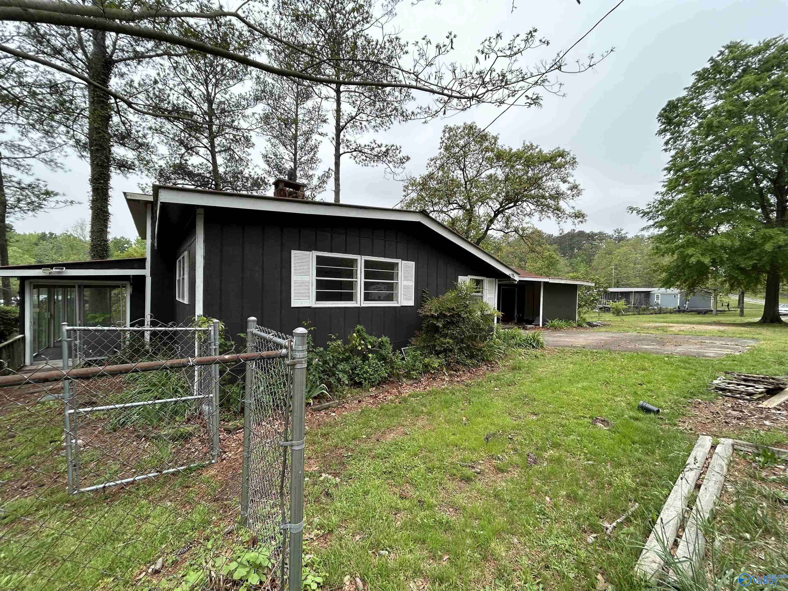 Cedar Bluff, AL 35959,120 County Road 604