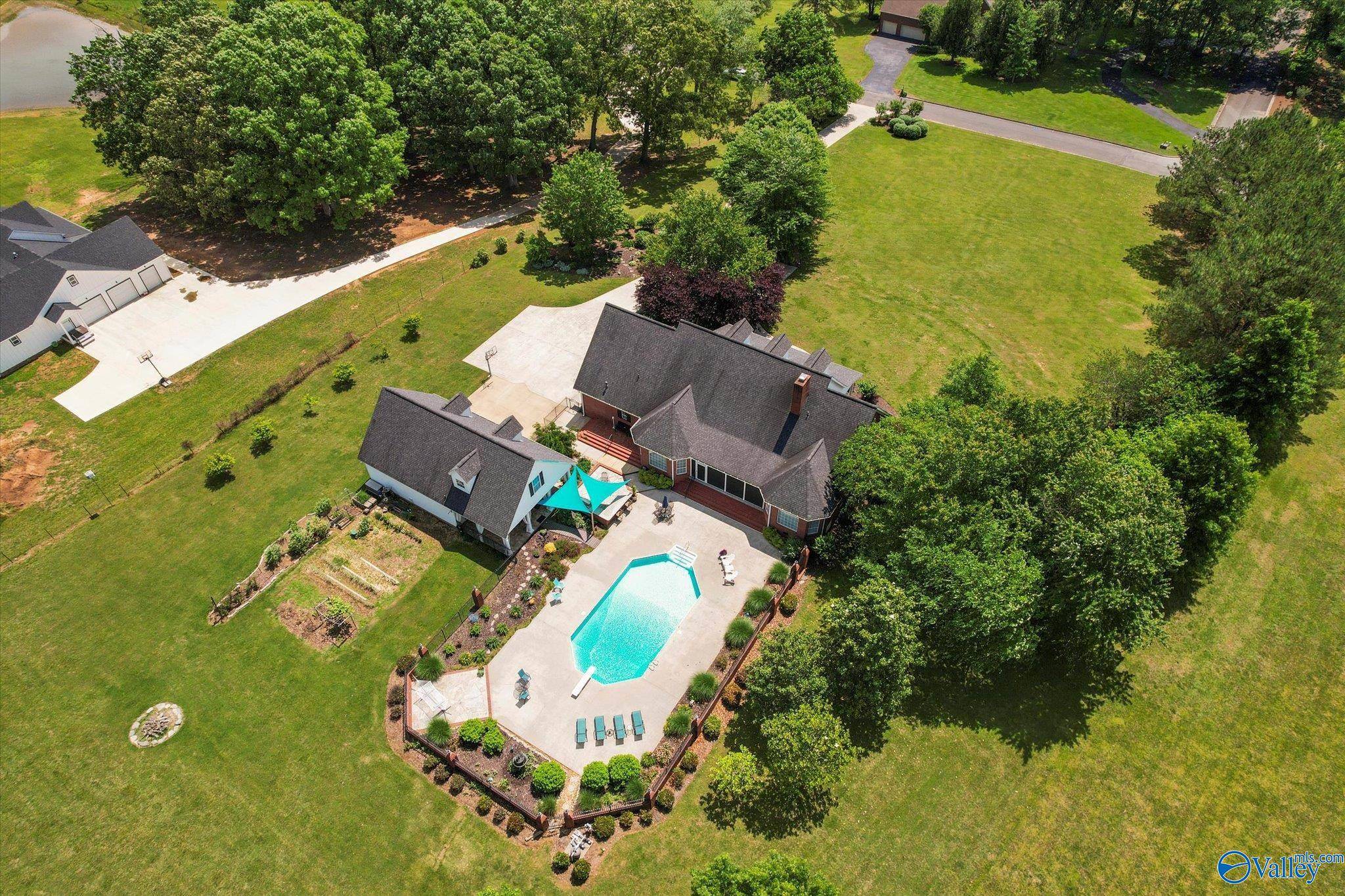 Valley Head, AL 35989,887 County Road 622