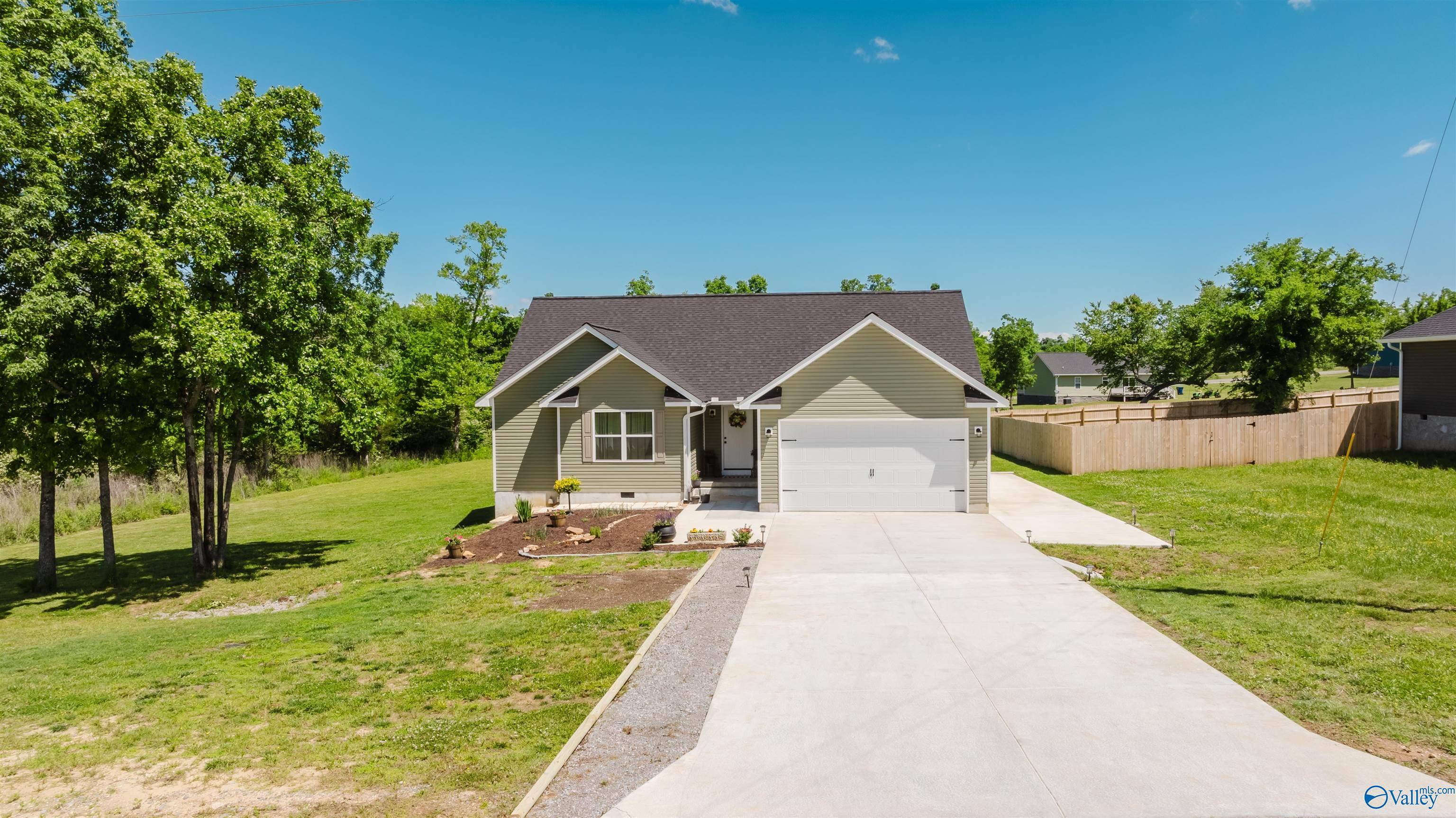 Rainsville, AL 35986,95 Dogwood Lane