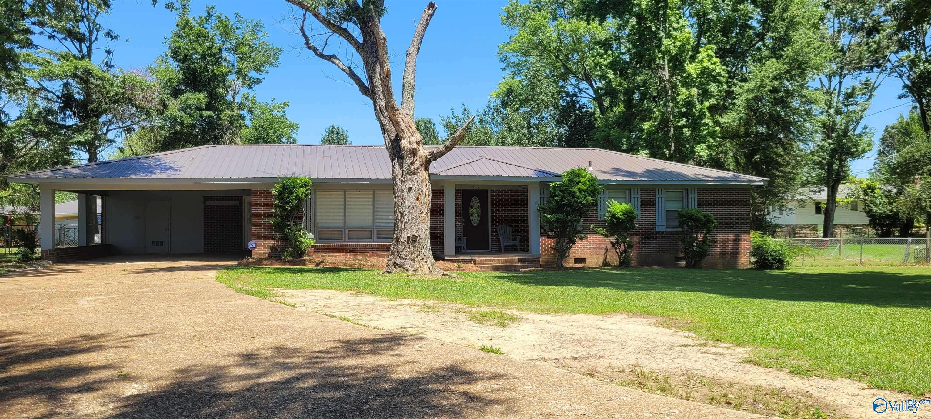 Gadsden, AL 35904,112 Buckingham Place