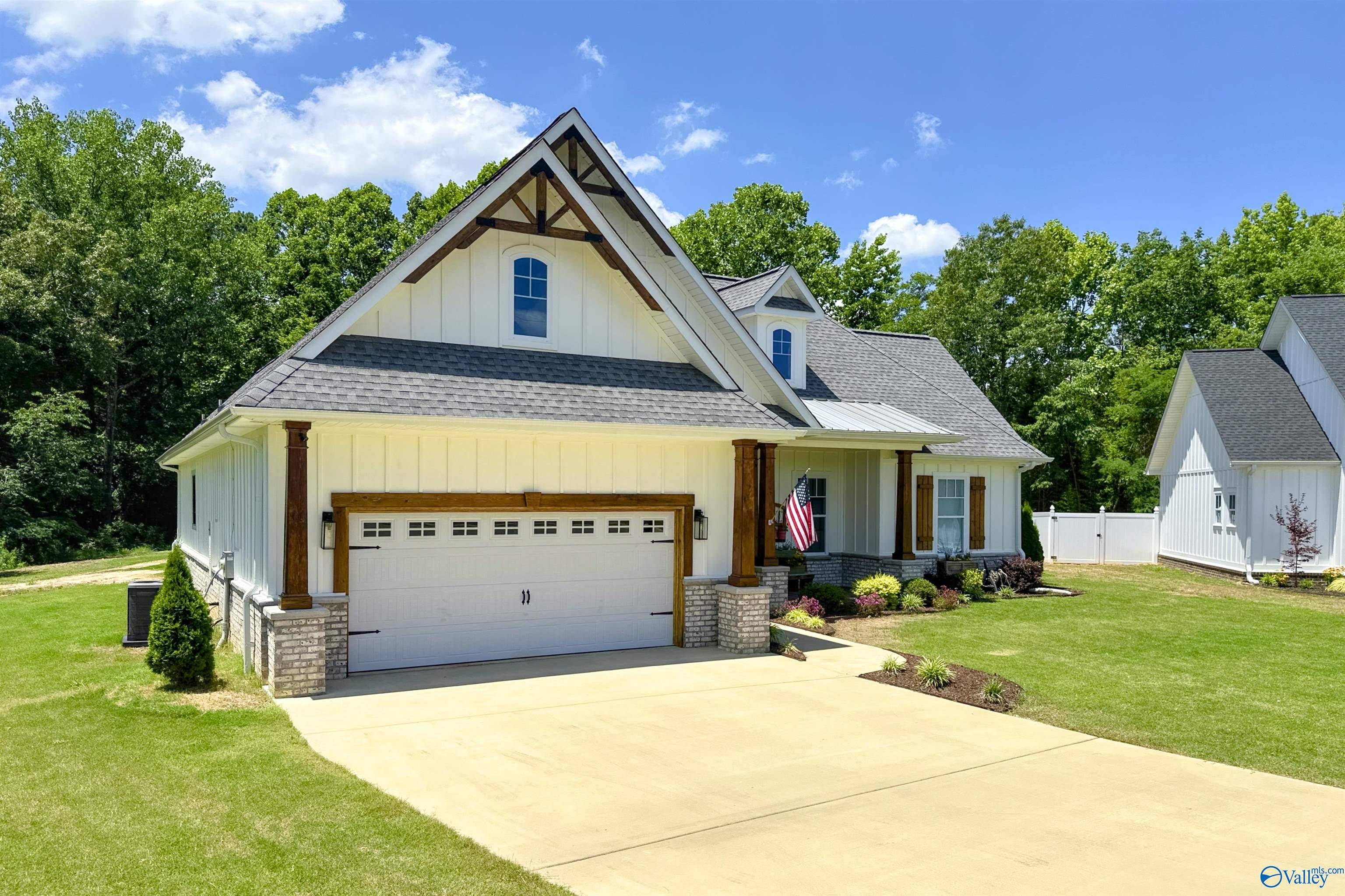 Hartselle, AL 35640,24 Bethel Crest Circle