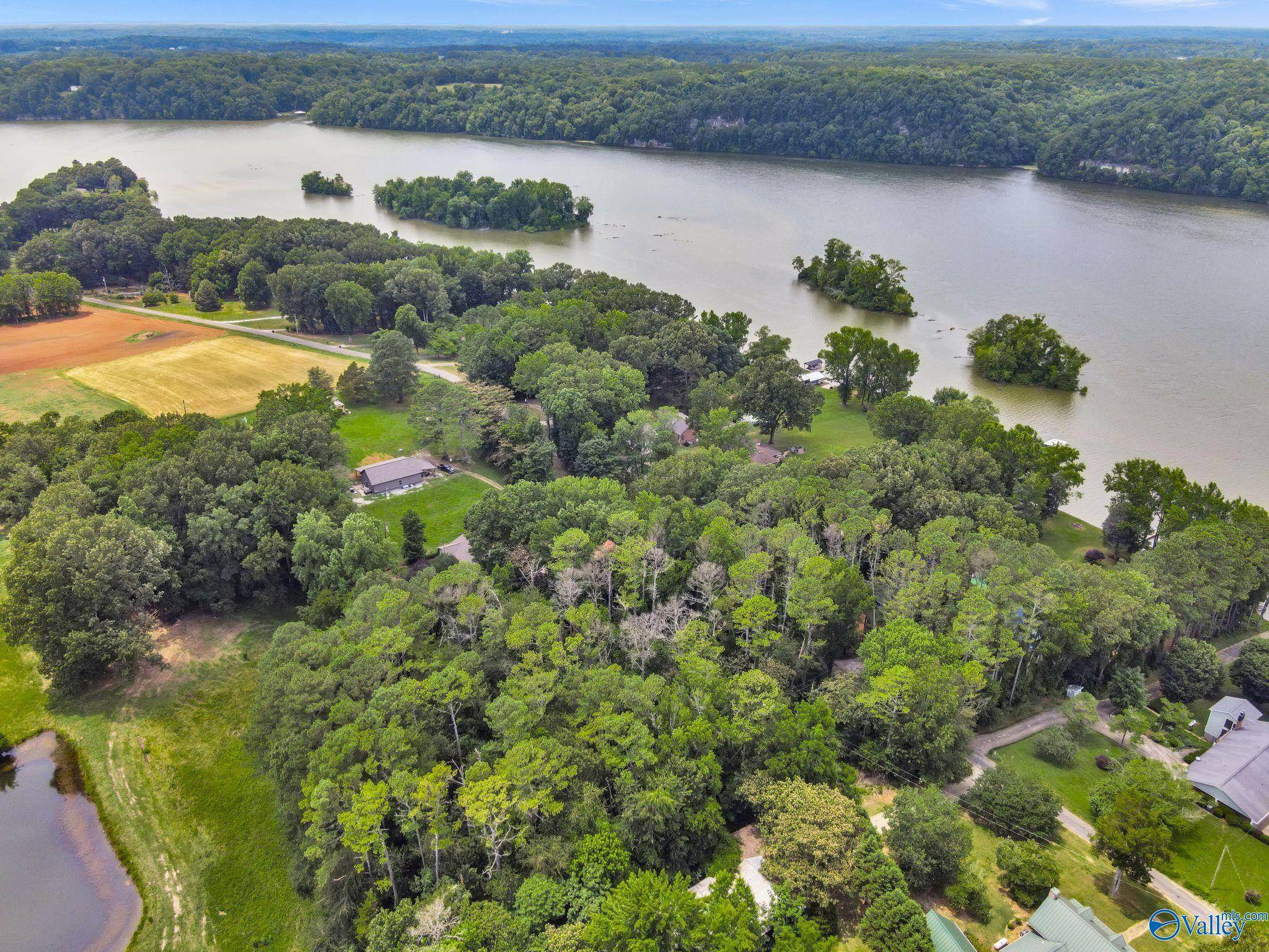 Athens, AL 35611,2.14 Acres Riverside Drive