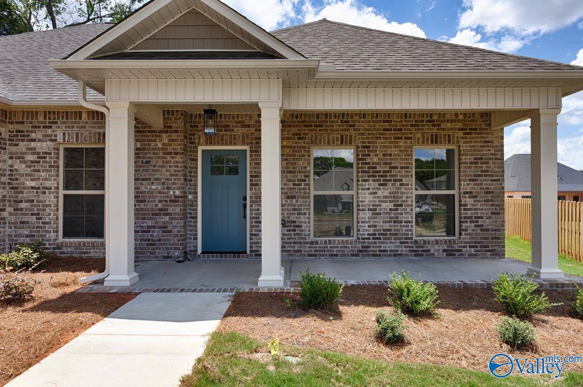 New Market, AL 35761,106 Pat Cain Drive