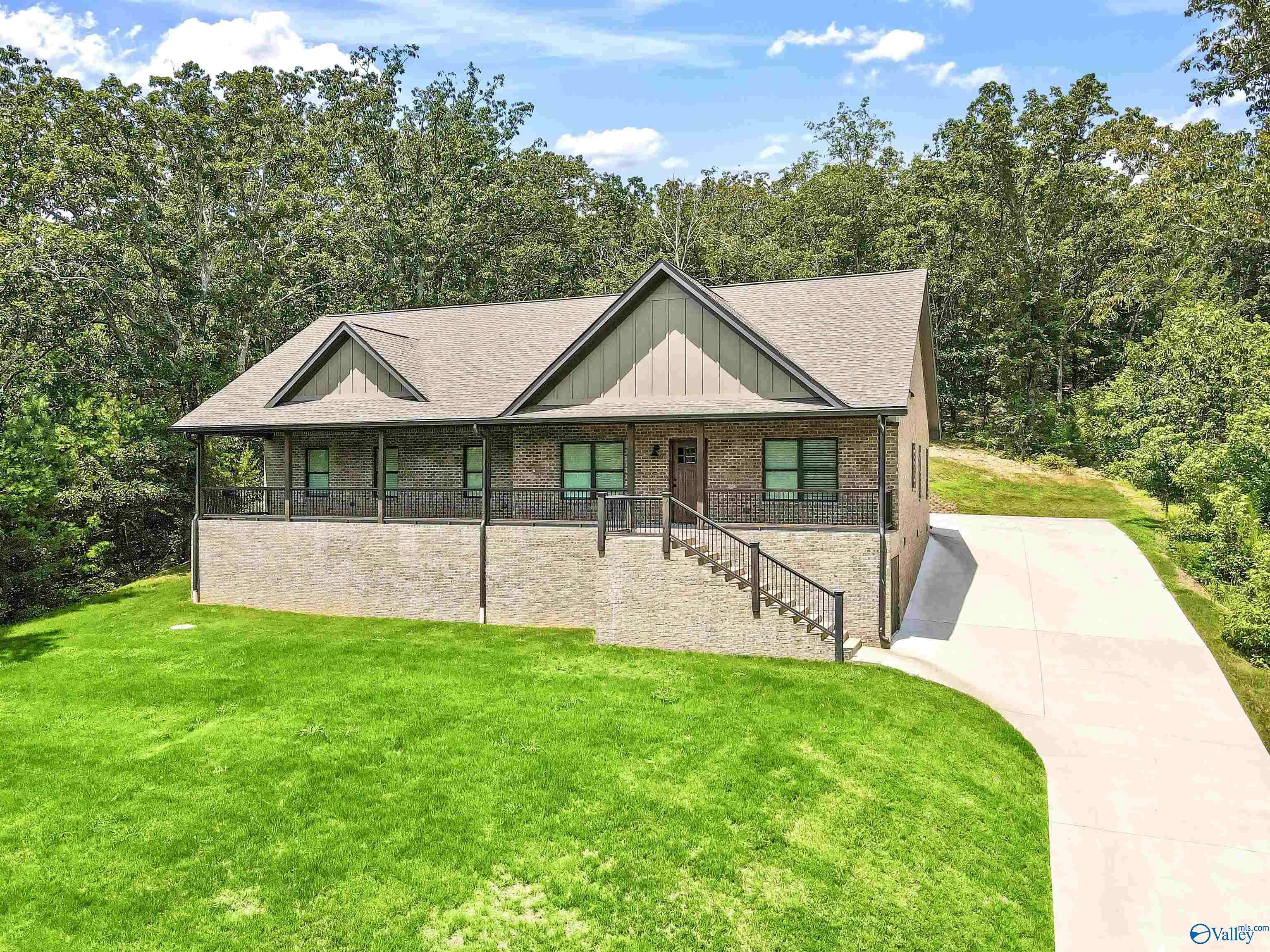 Scottsboro, AL 35769,1912 Lookout Mountain Drive