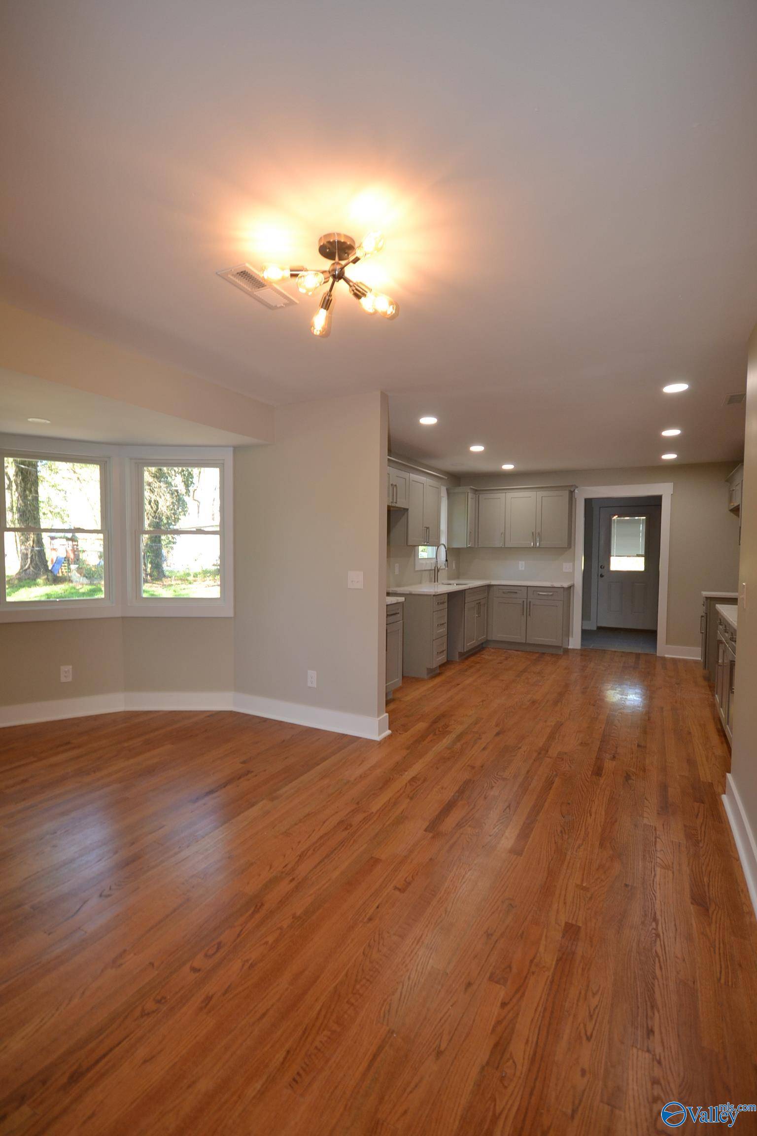 Hartselle, AL 35640,1701 Hayes Street SW
