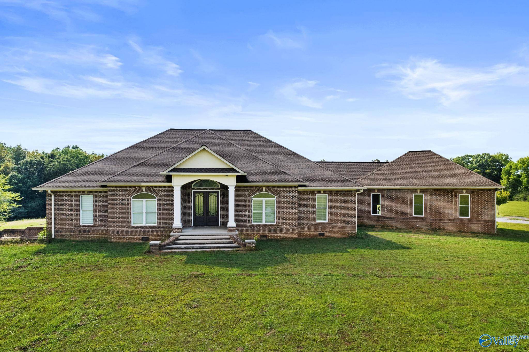 Eva, AL 35621,215 County Road 1542