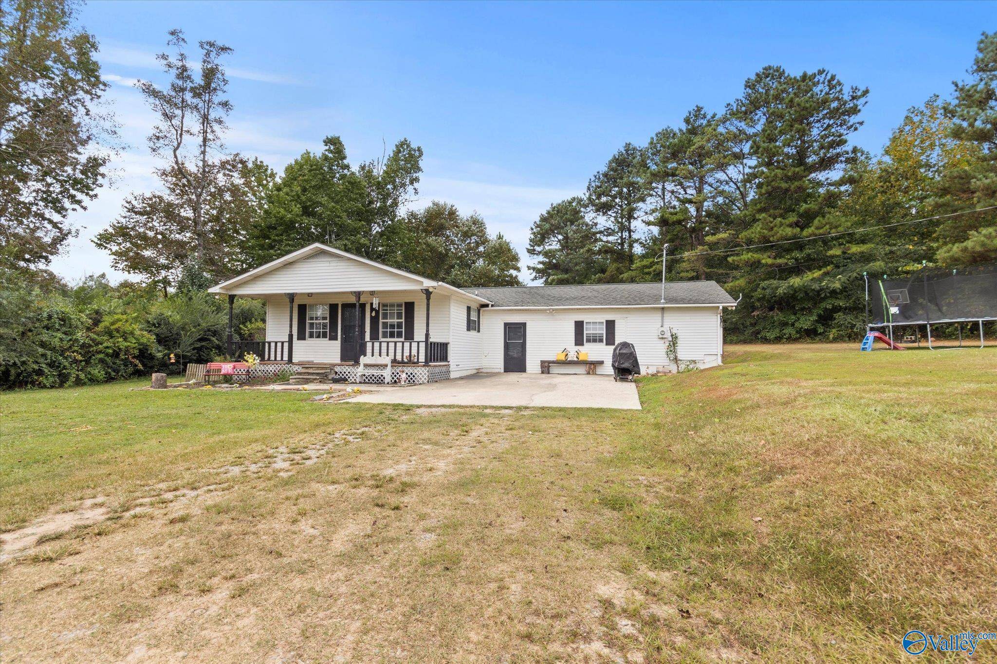 Guntersville, AL 35976,838 Shady Grove Road