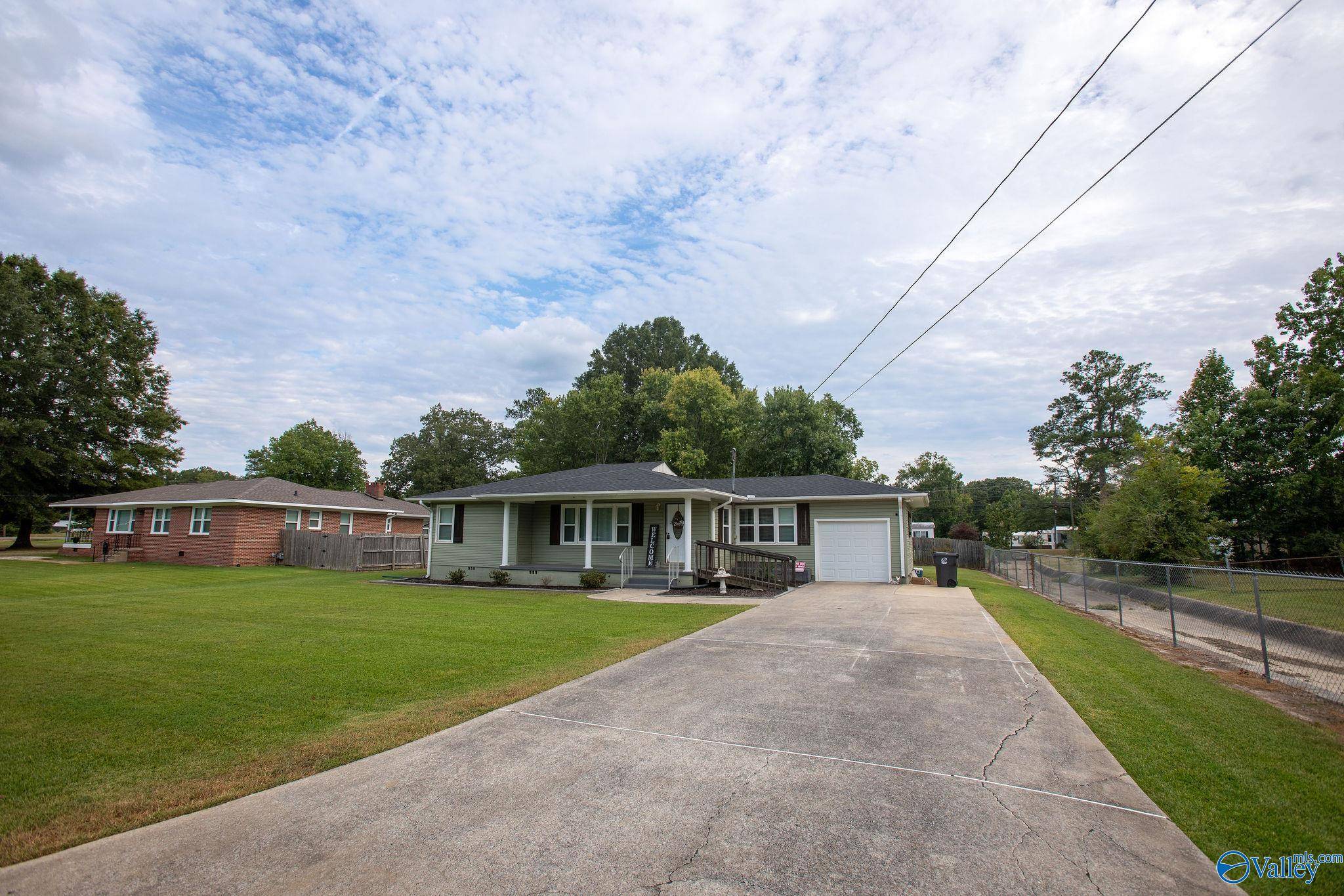 Gadsden, AL 35905,422 Paxton Avenue