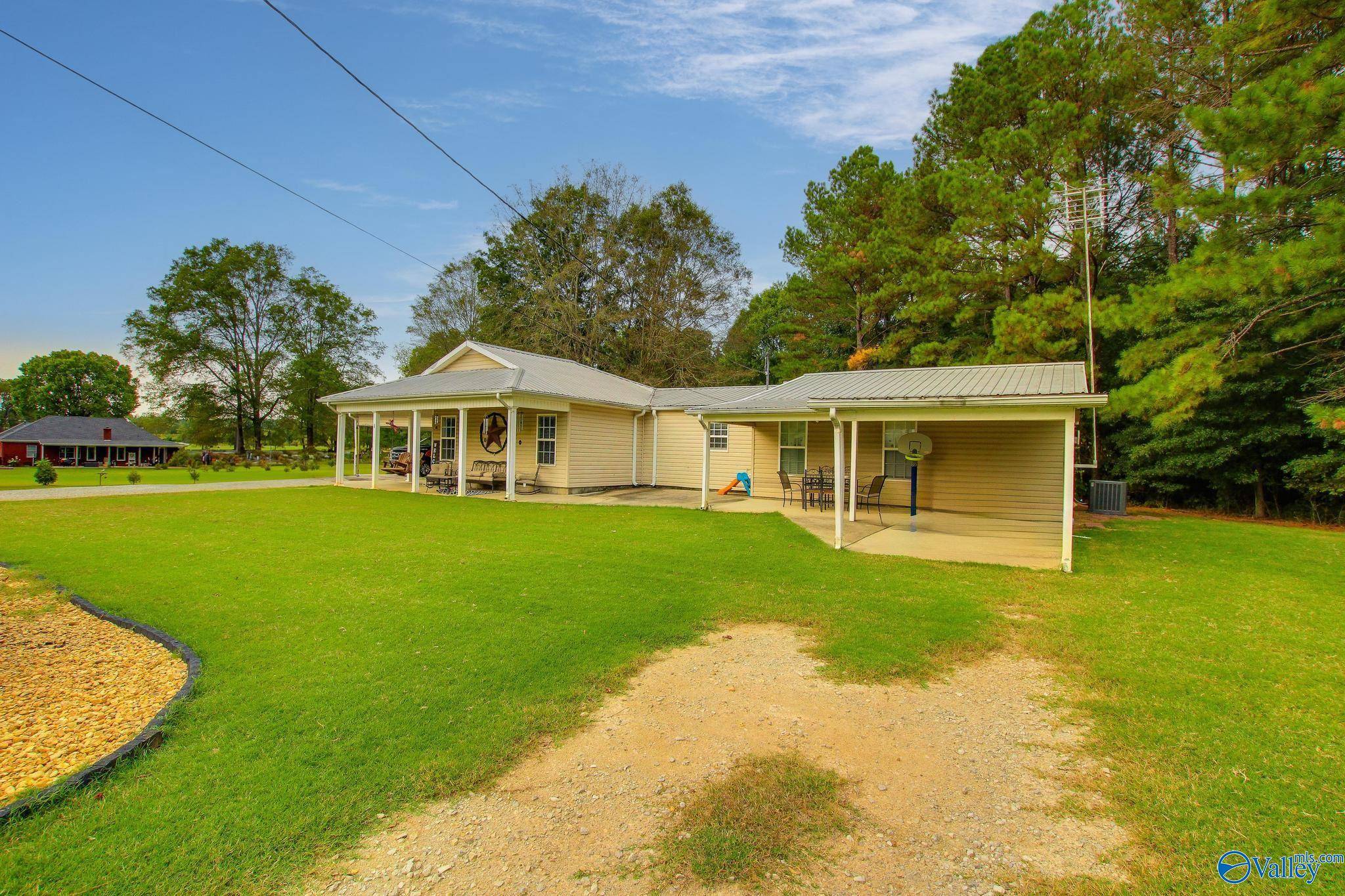 Moulton, AL 35650,246 County Road 342