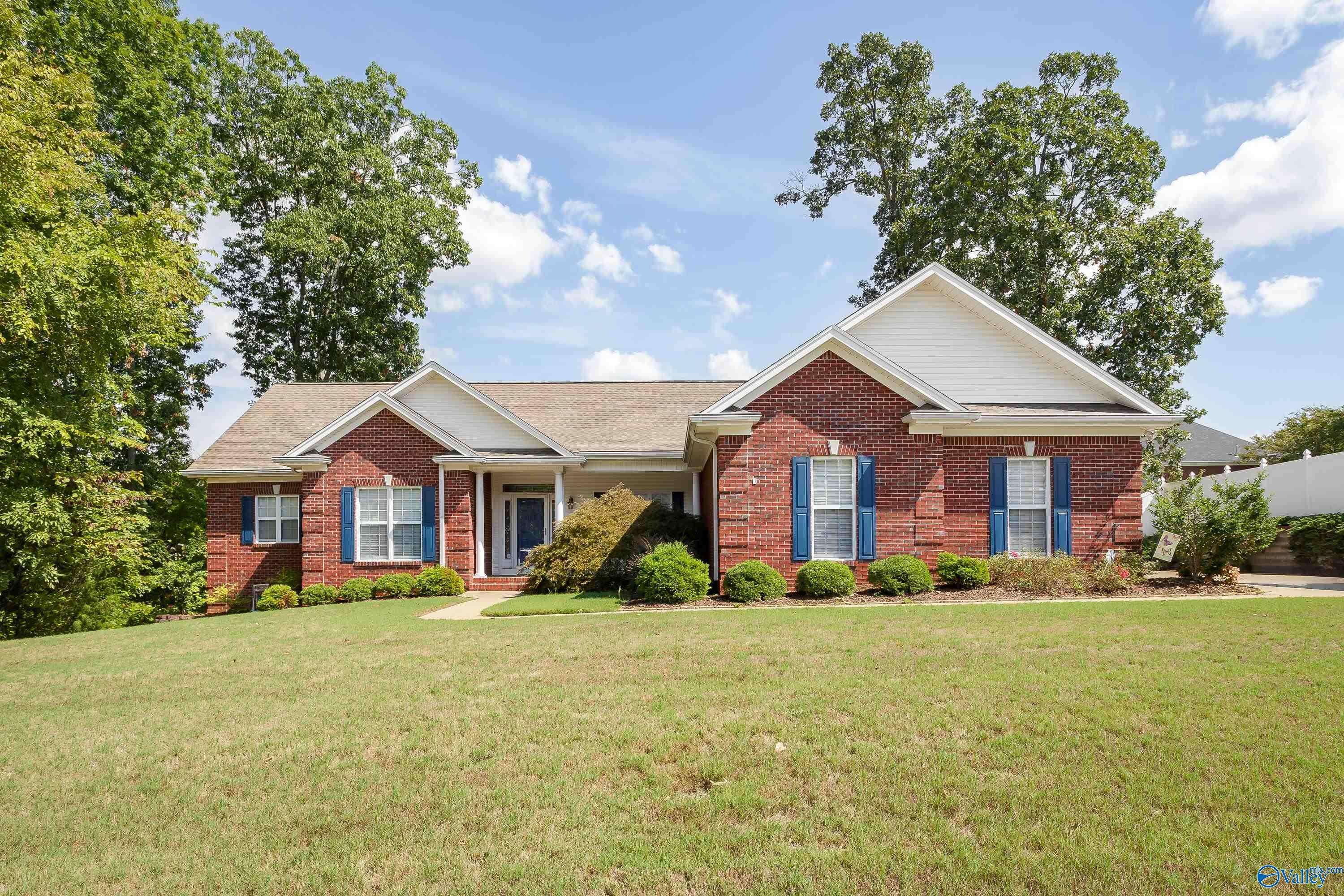 Florence, AL 35633,104 Stanwick Court