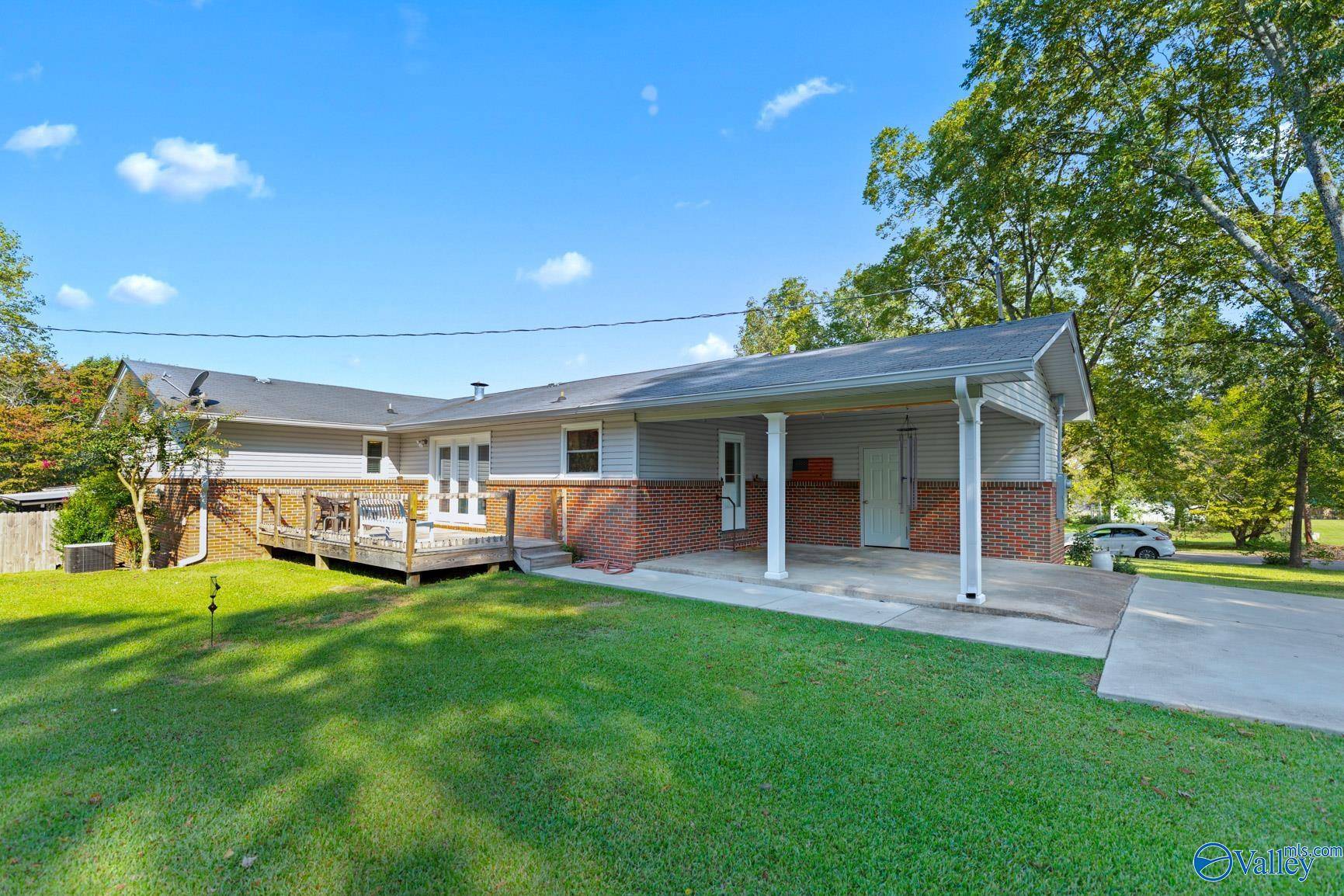 Cullman, AL 35055,810 8th Court NE