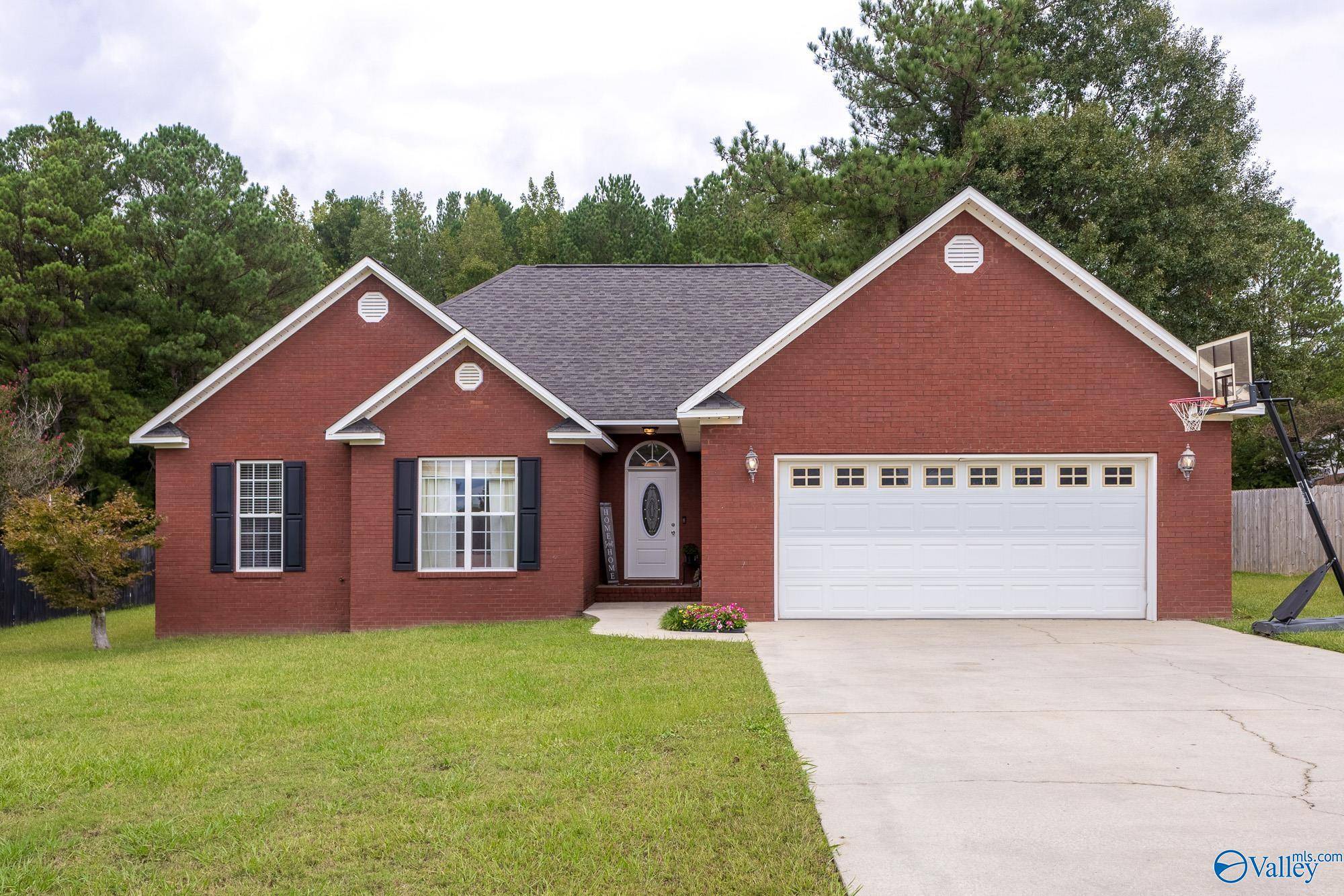 Hartselle, AL 35640,1099 Maplewood Drive SW