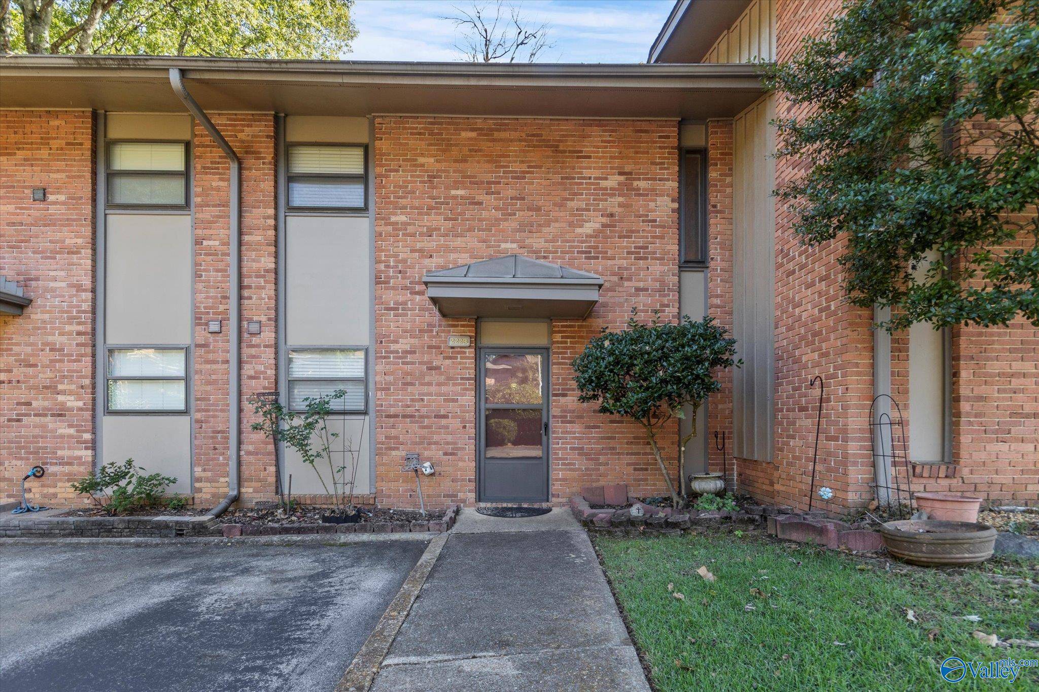 Huntsville, AL 35802,2223 Colony Drive SW