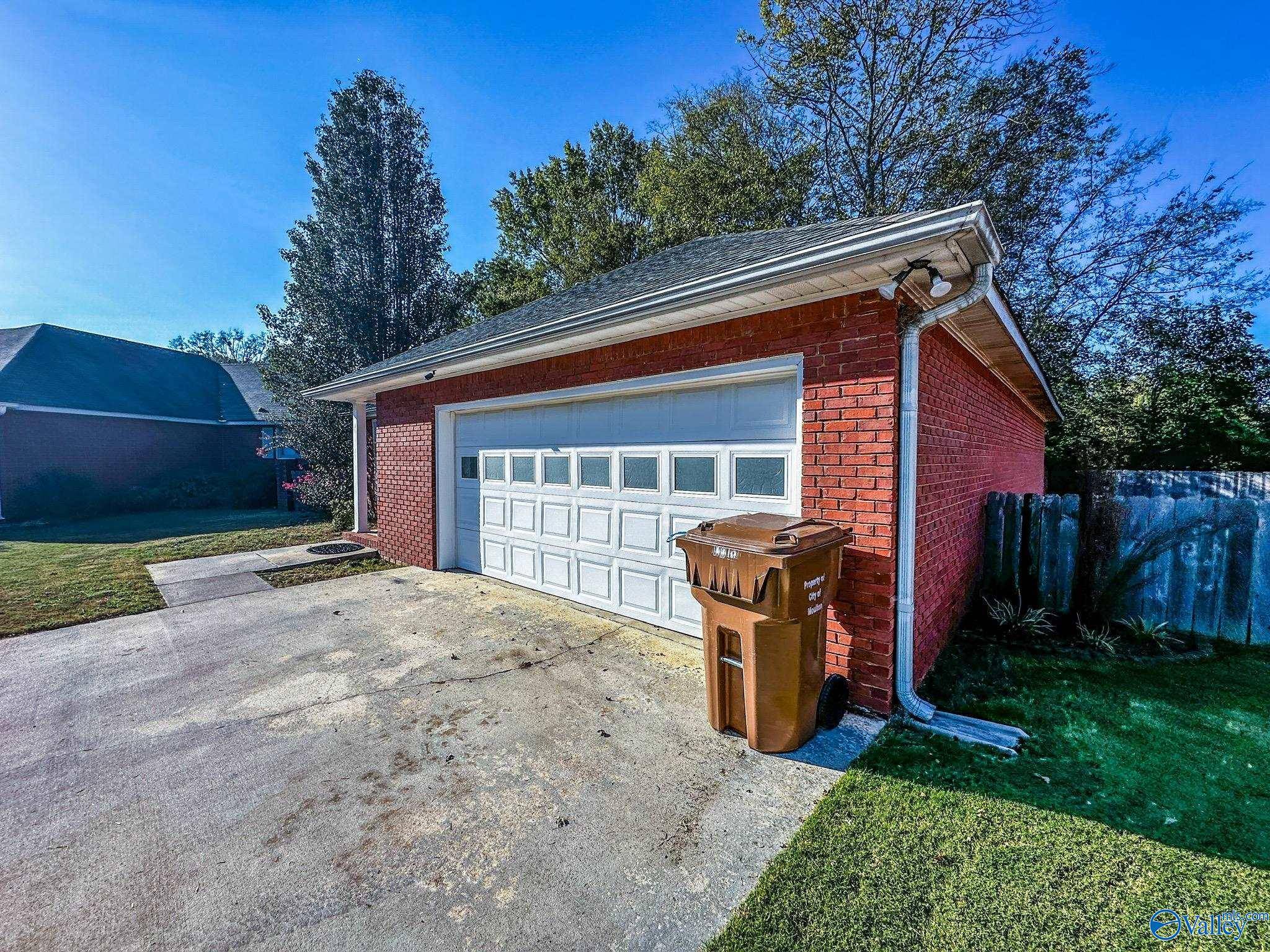 Moulton, AL 35650,52 Cedar Brook Street