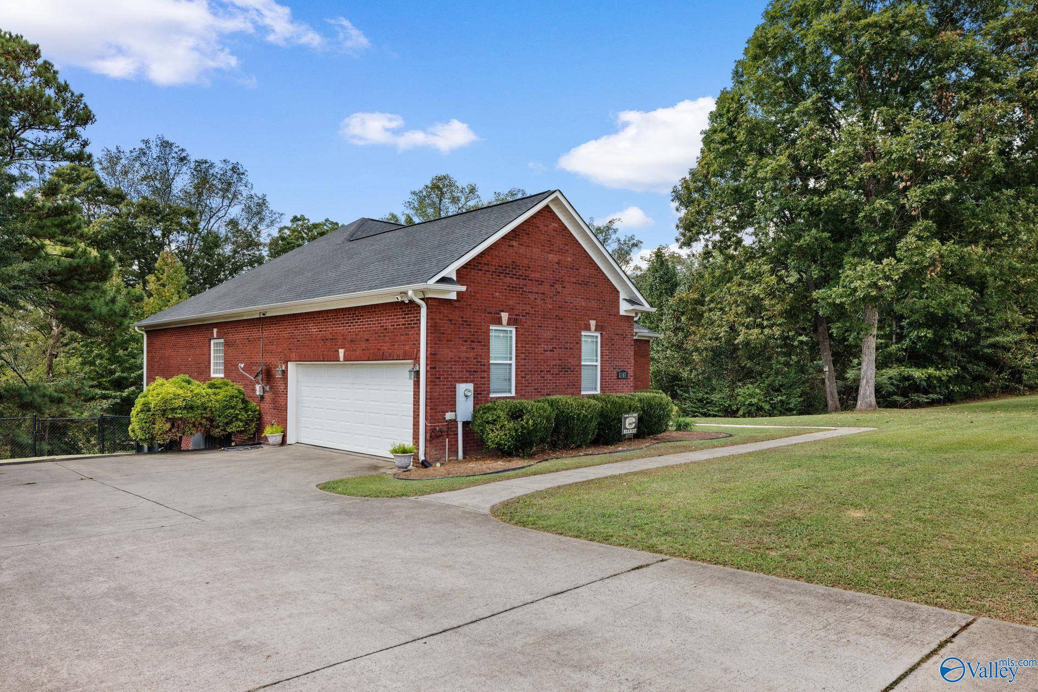 Cullman, AL 35055,1707 Churchill Lane