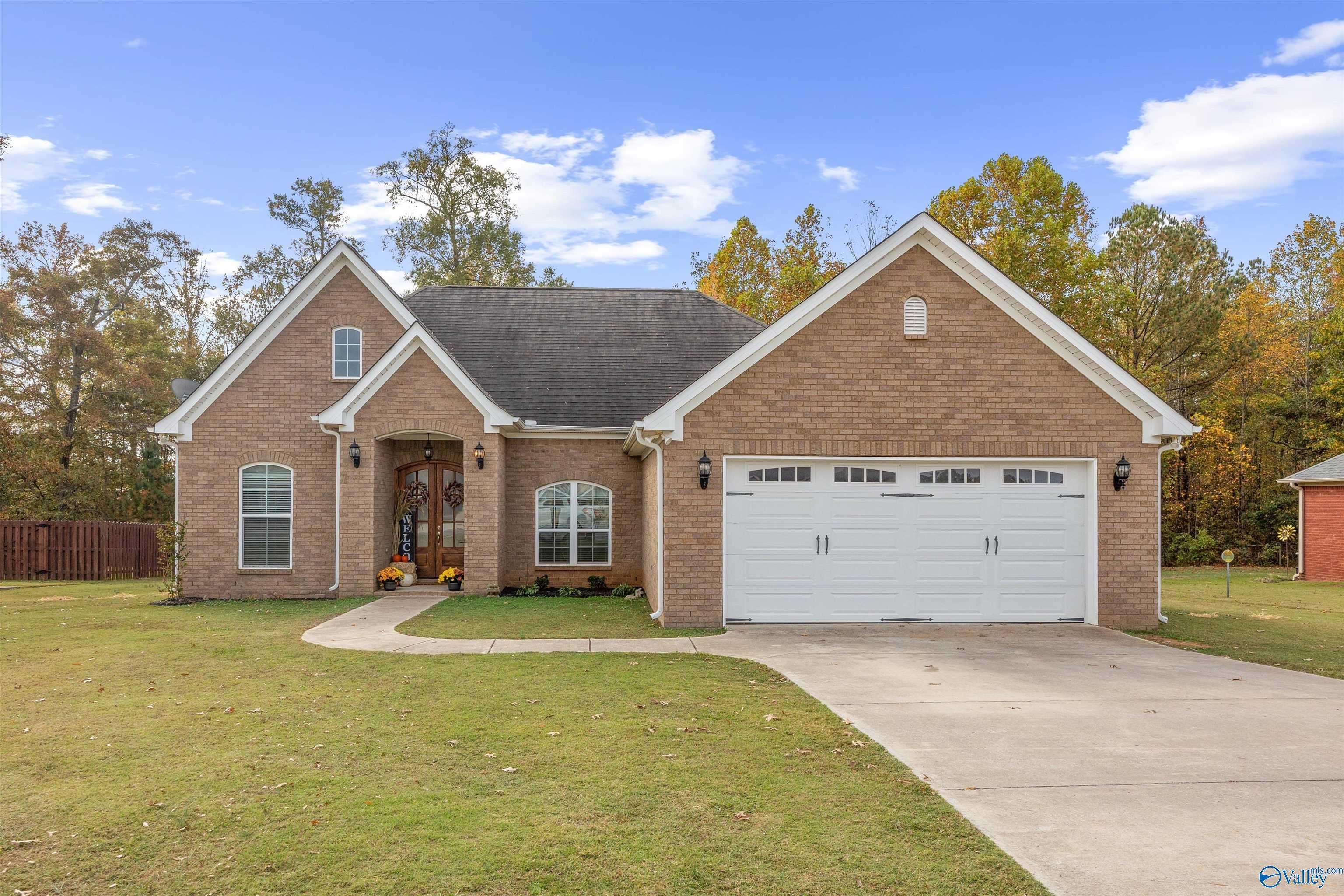 Athens, AL 35613,21675 Silver Oaks Circle