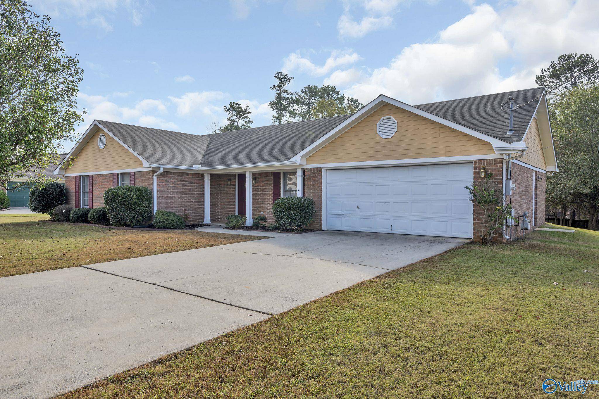 Harvest, AL 35749,208 Sweet Bay Court