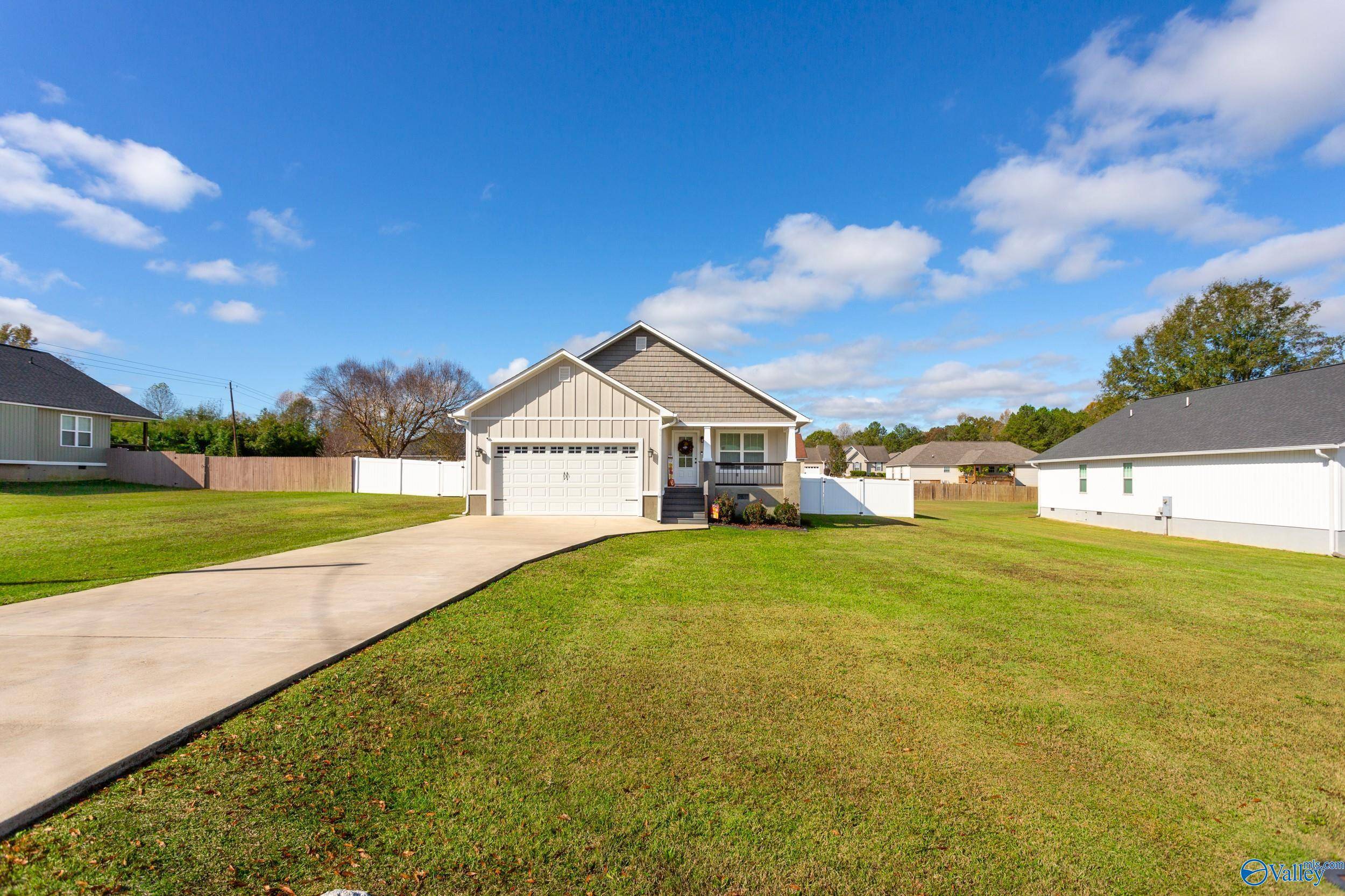 Hokes Bluff, AL 35903,2676 Posey Road