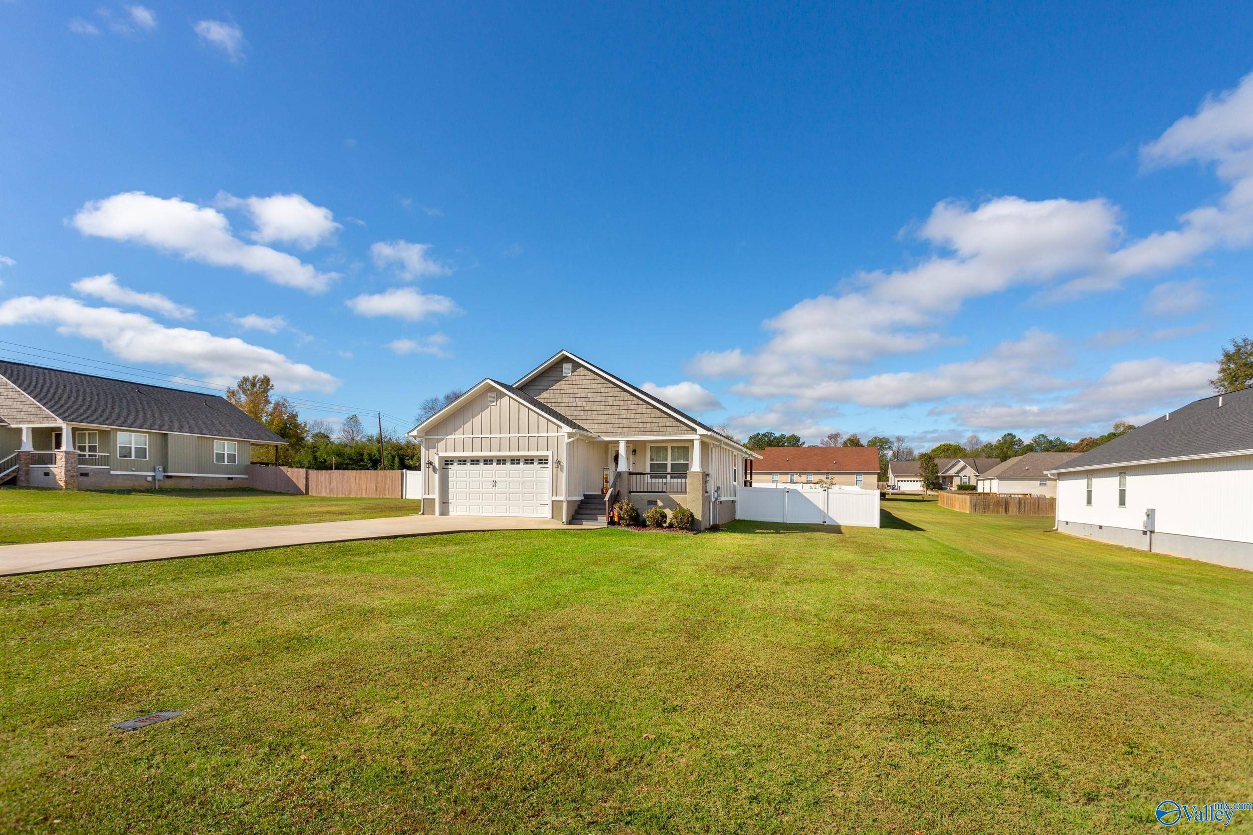 Hokes Bluff, AL 35903,2676 Posey Road